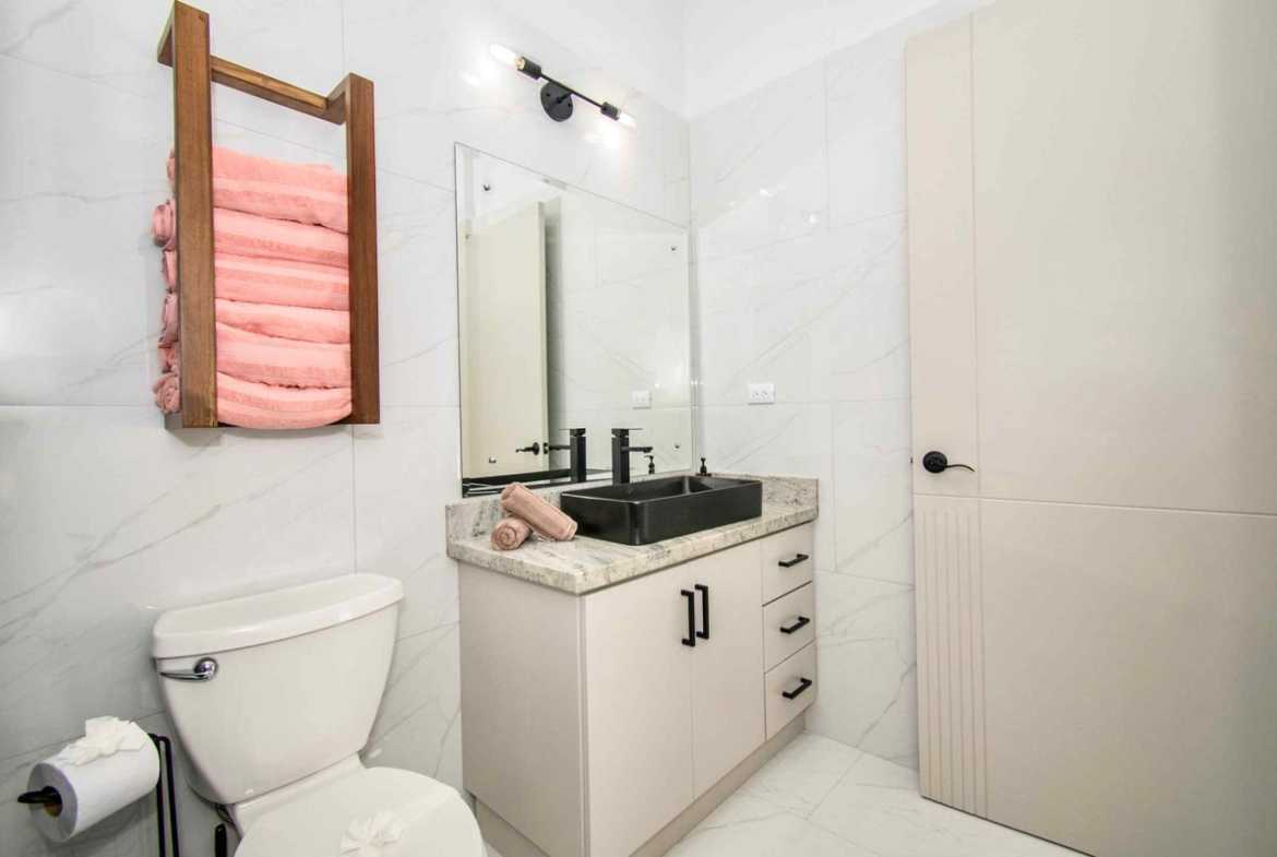Modern 3-Bedroom Home with Pool & Walk-to-Beach Location, photo 11 of 24