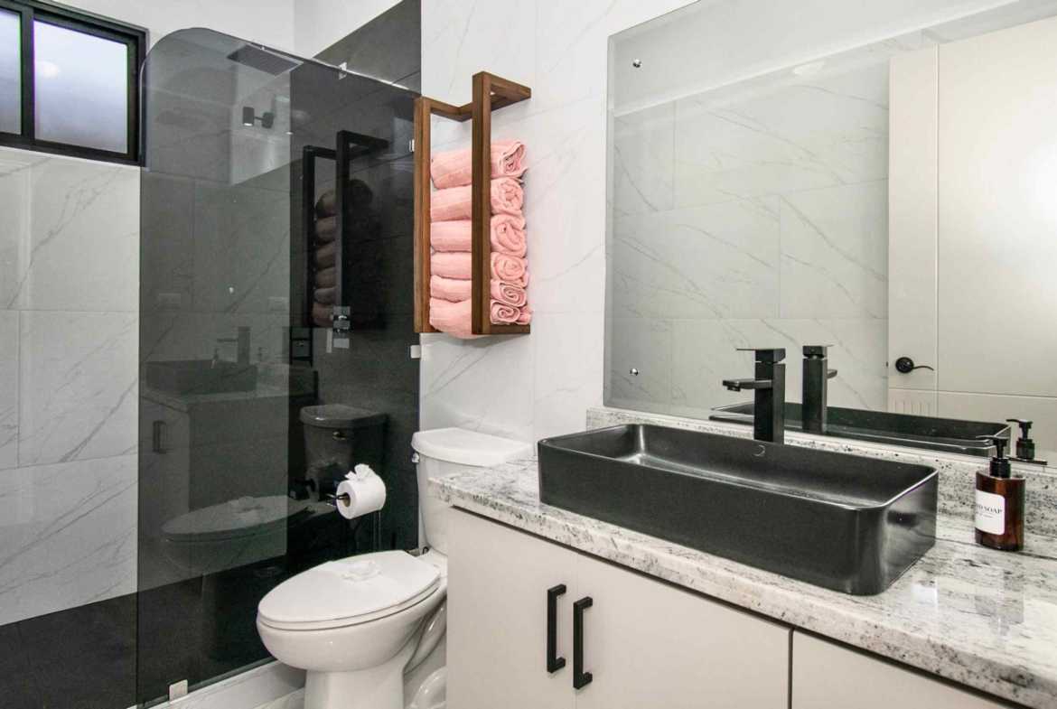 Modern 3-Bedroom Home with Pool & Walk-to-Beach Location, photo 10 of 24