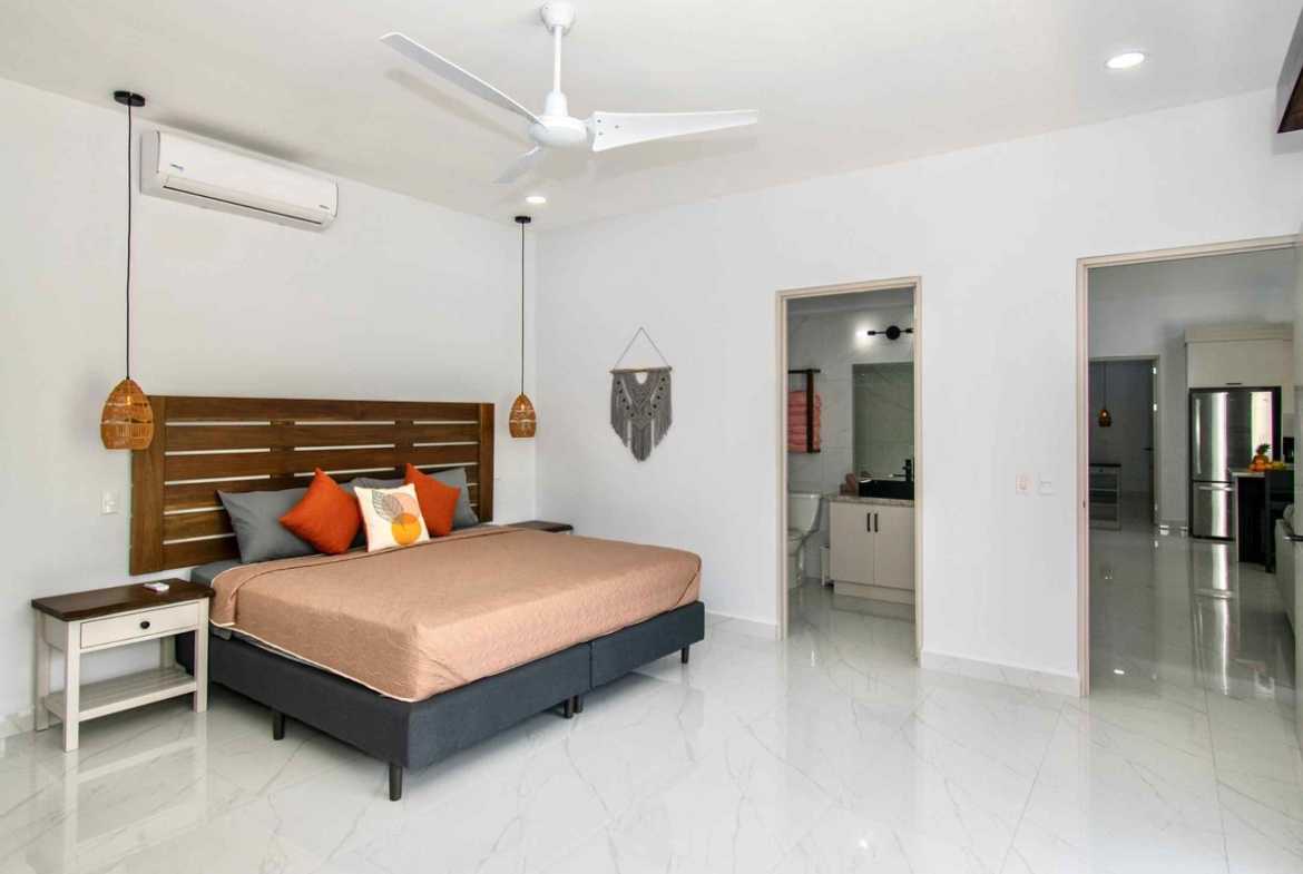 Modern 3-Bedroom Home with Pool & Walk-to-Beach Location, photo 7 of 24