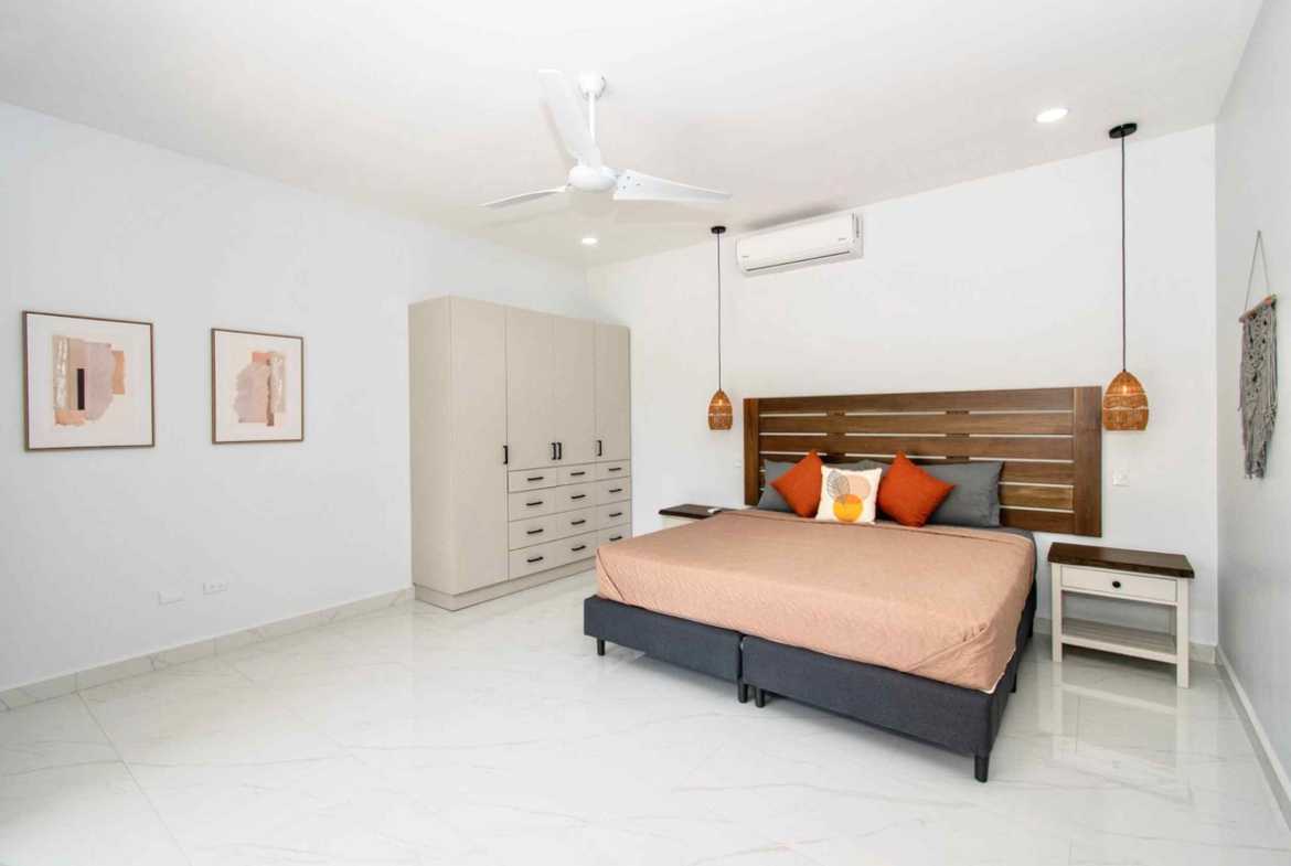 Modern 3-Bedroom Home with Pool & Walk-to-Beach Location, photo 5 of 24