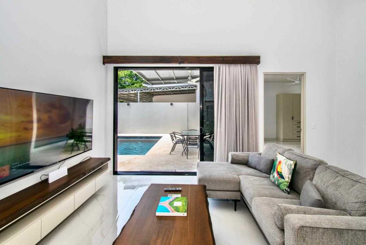 Modern 3-Bedroom Home with Pool & Walk-to-Beach Location, photo 4 of 24