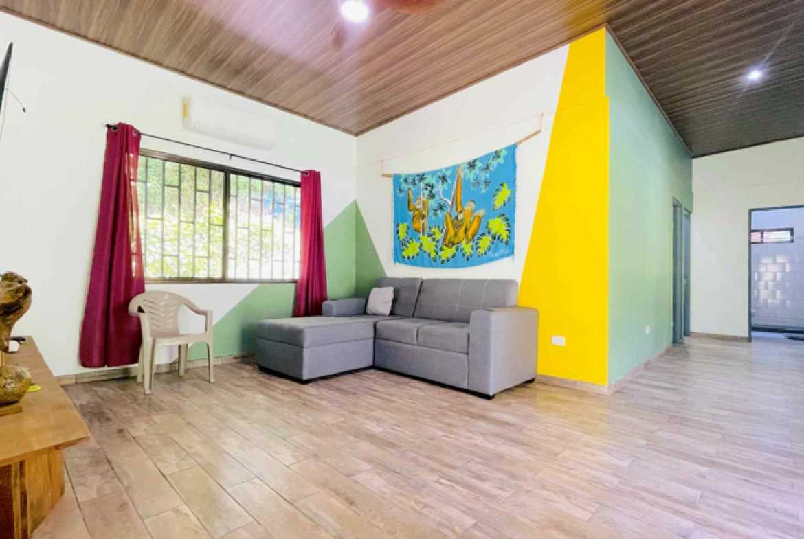 Strategic 3-Bedroom Home with Commercial Potential on 0.96-Acre Lot, photo 14 of 24