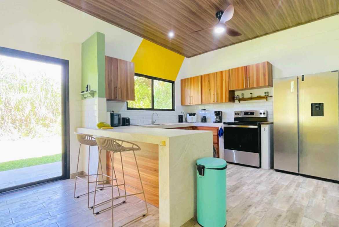 Strategic 3-Bedroom Home with Commercial Potential on 0.96-Acre Lot, photo 9 of 24
