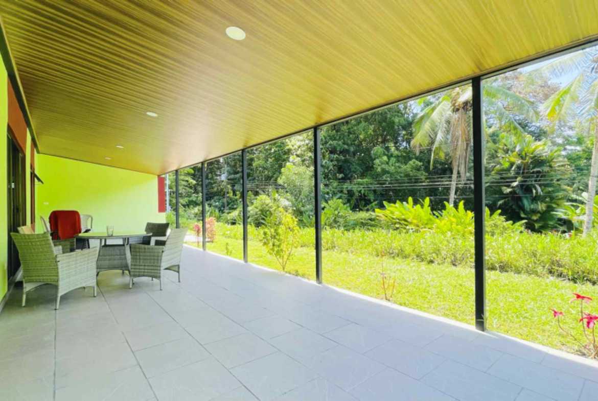 Strategic 3-Bedroom Home with Commercial Potential on 0.96-Acre Lot, photo 6 of 24