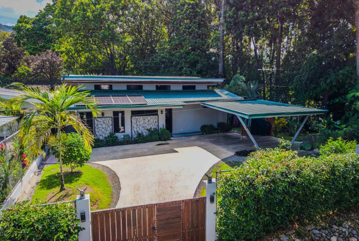 2-Bedroom Home with Private Pool & Forest Creek, photo 3 of 24