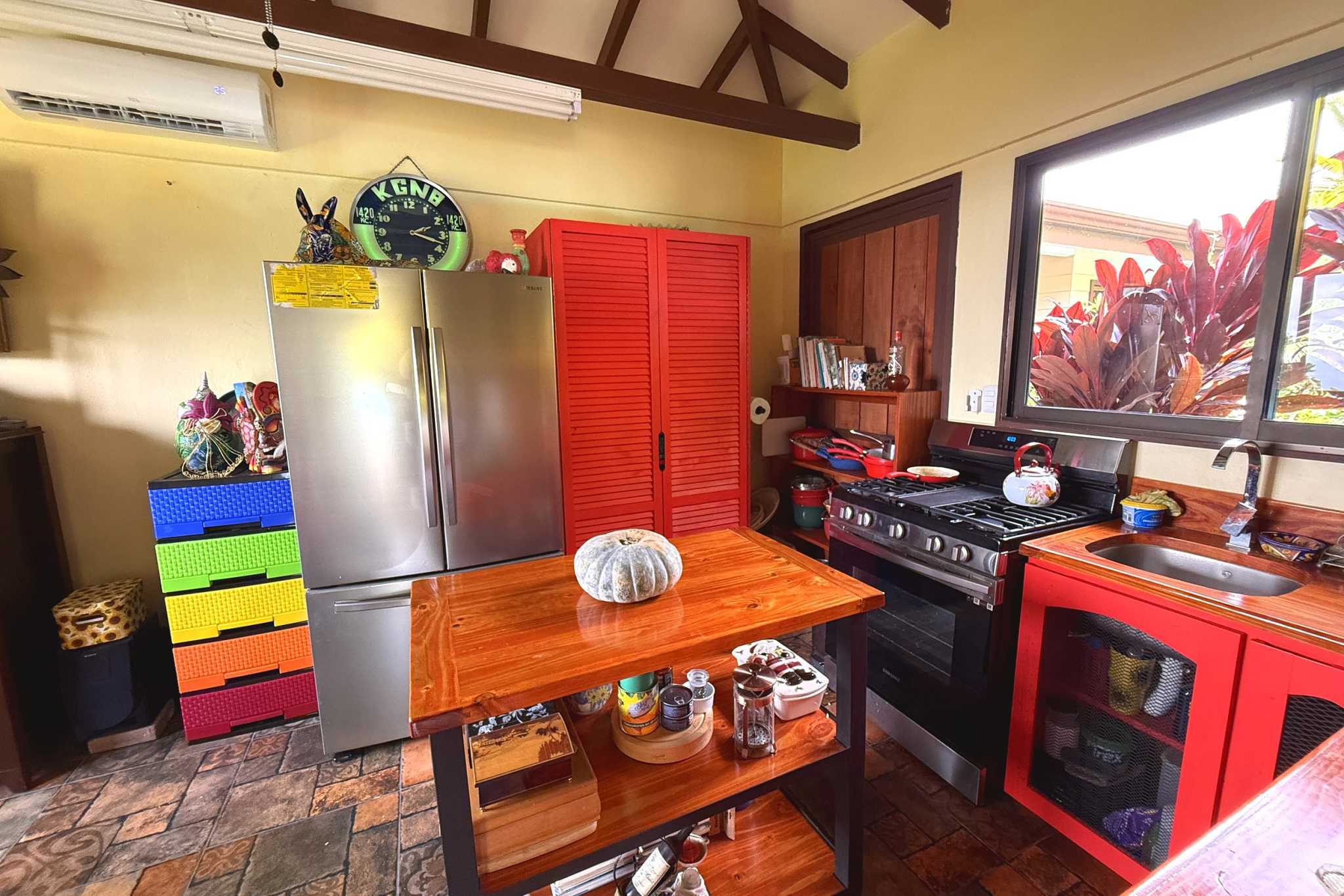 Guesthouse Kitchen Ocean-View Home with Guesthouse kitchen with wooden island in Toucan Valley/Osa Mountain Village, Costa Rica
