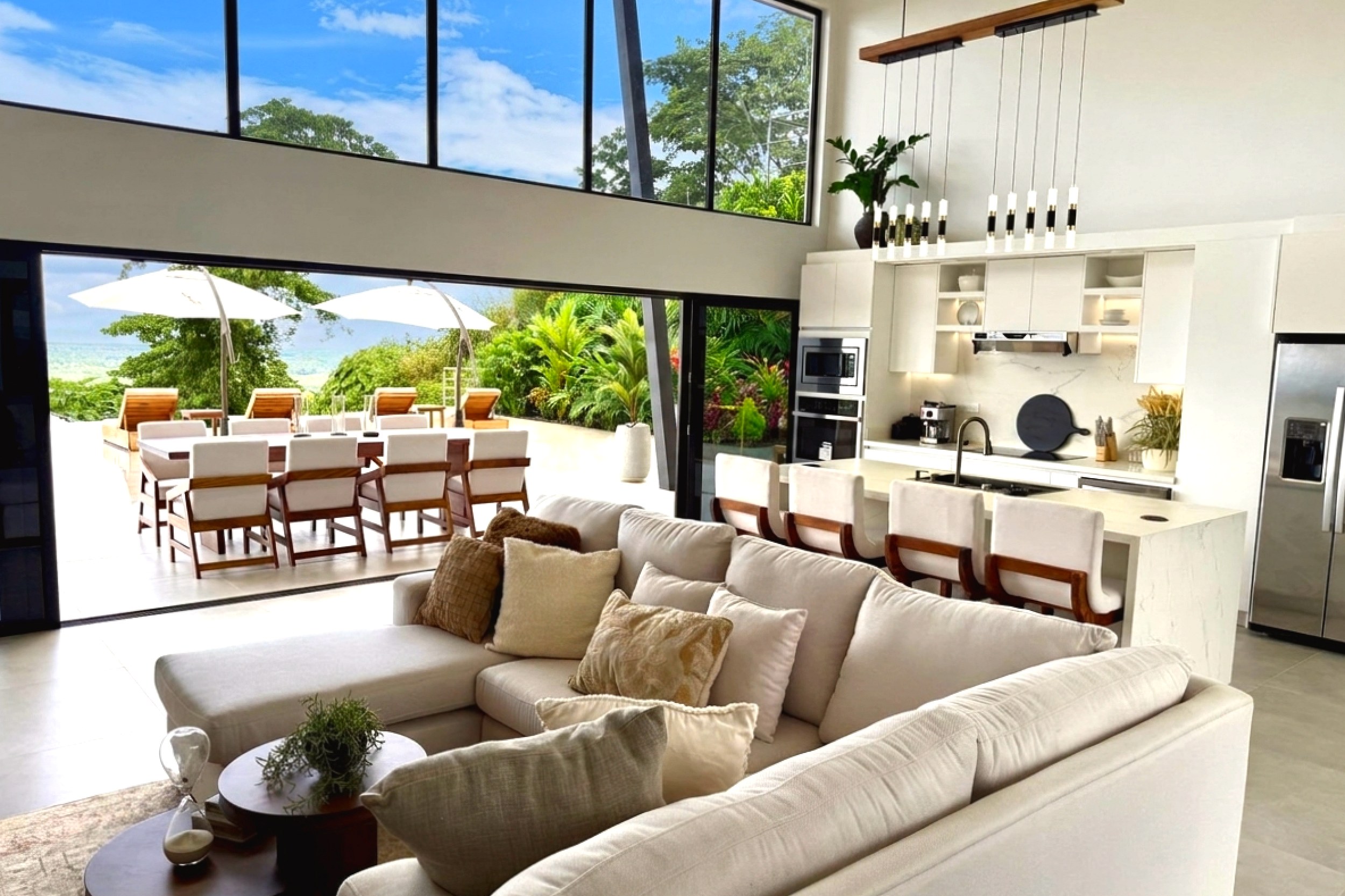 Modern Luxury Home open-concept living room and kitchen in Chontales, Costa Rica