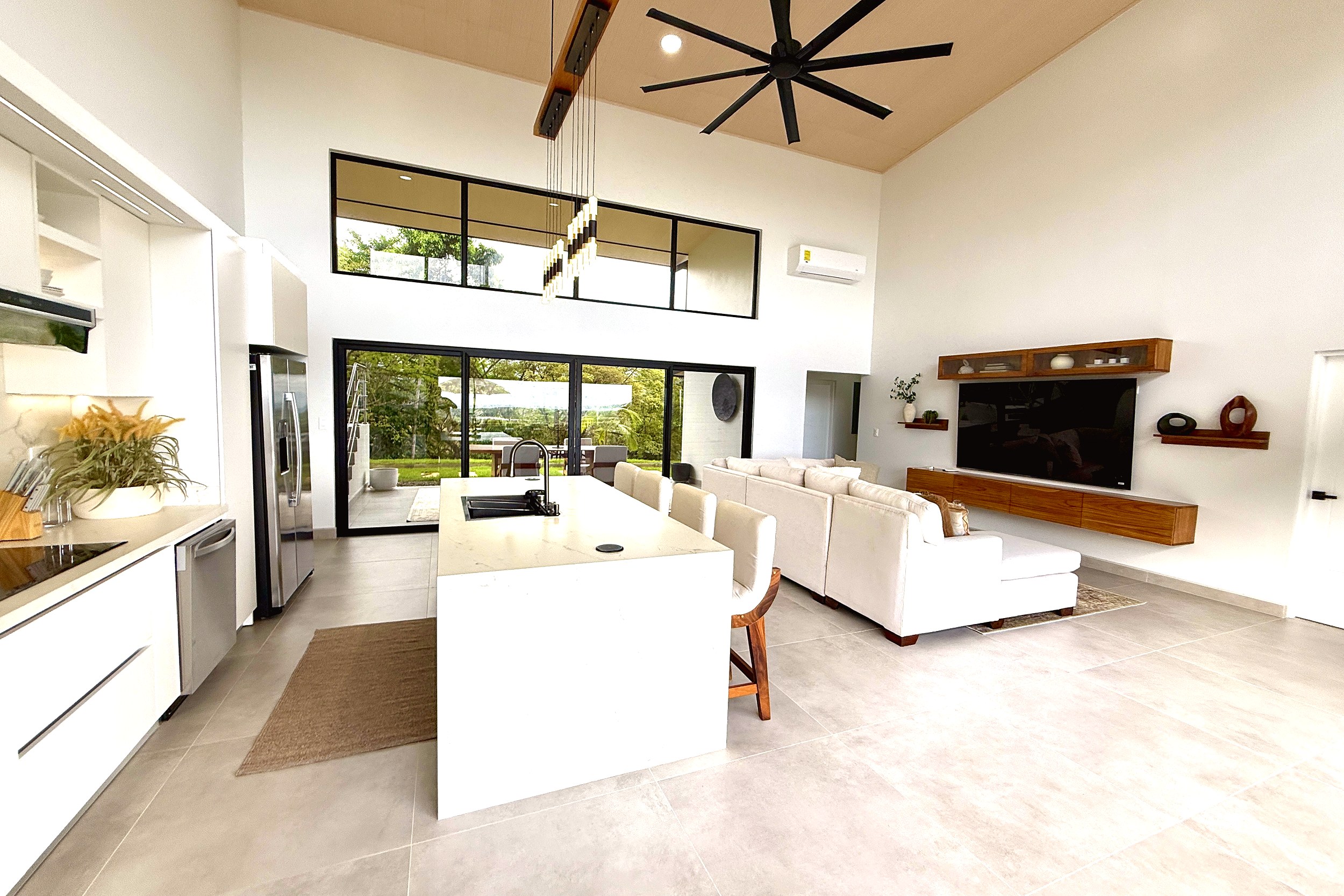 Modern Luxury 4-Bedroom Home open living area and kitchen in Chontales, Costa Rica
