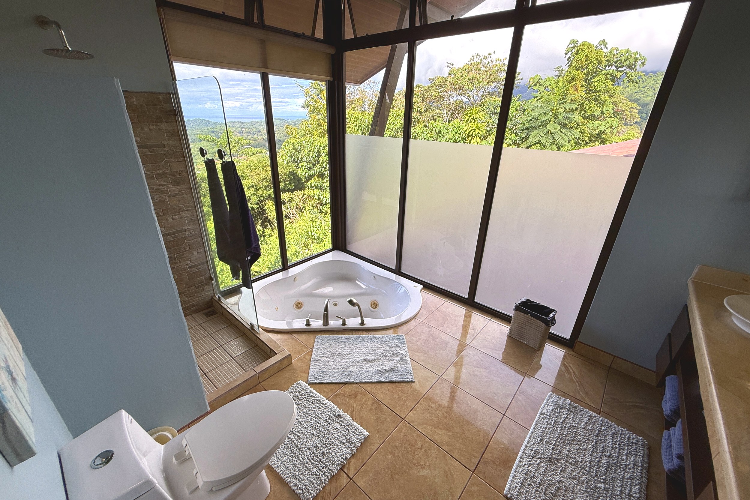 Jetted Tub & Jungle Views Panoramic Ocean View Home corner jetted tub with jungle views in Ojochal, Costa Rica