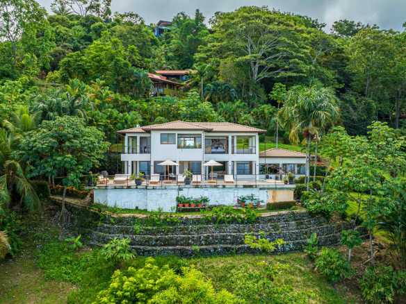 Stunning Panoramic Ocean View 4-Bedroom Luxury Estate with Caretaker’s House in Uvita Costa Rica