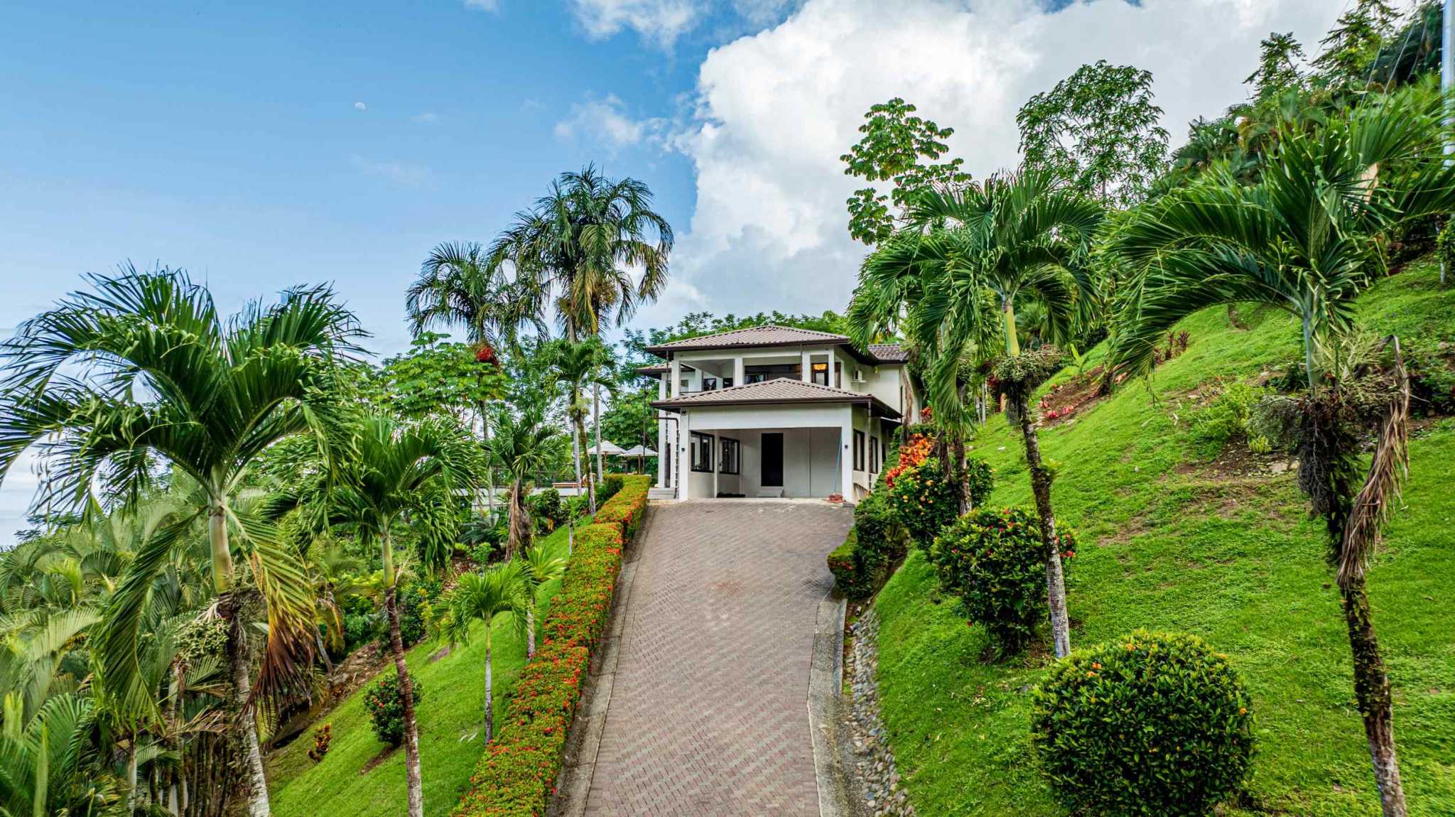 66414-4 Stunning Panoramic Ocean View 4-Bedroom Luxury Estate with Caretaker’s House in Uvita Costa Rica