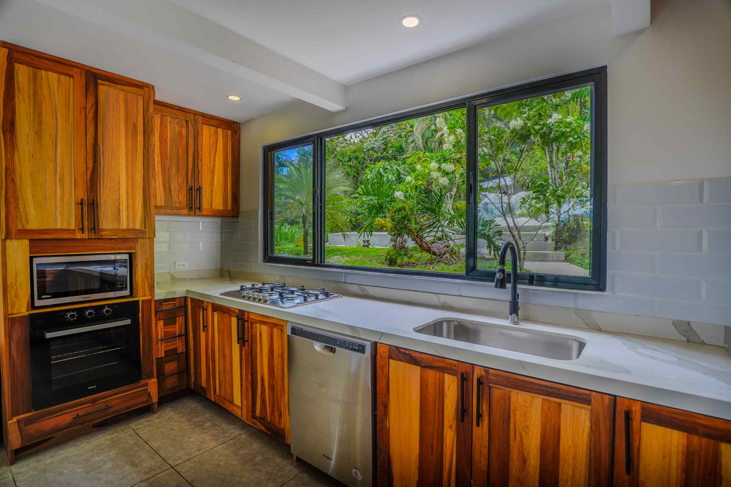 Stunning Ocean-View 3-Bedroom Jungle Retreat with Infinity Pool in Uvita Costa Rica