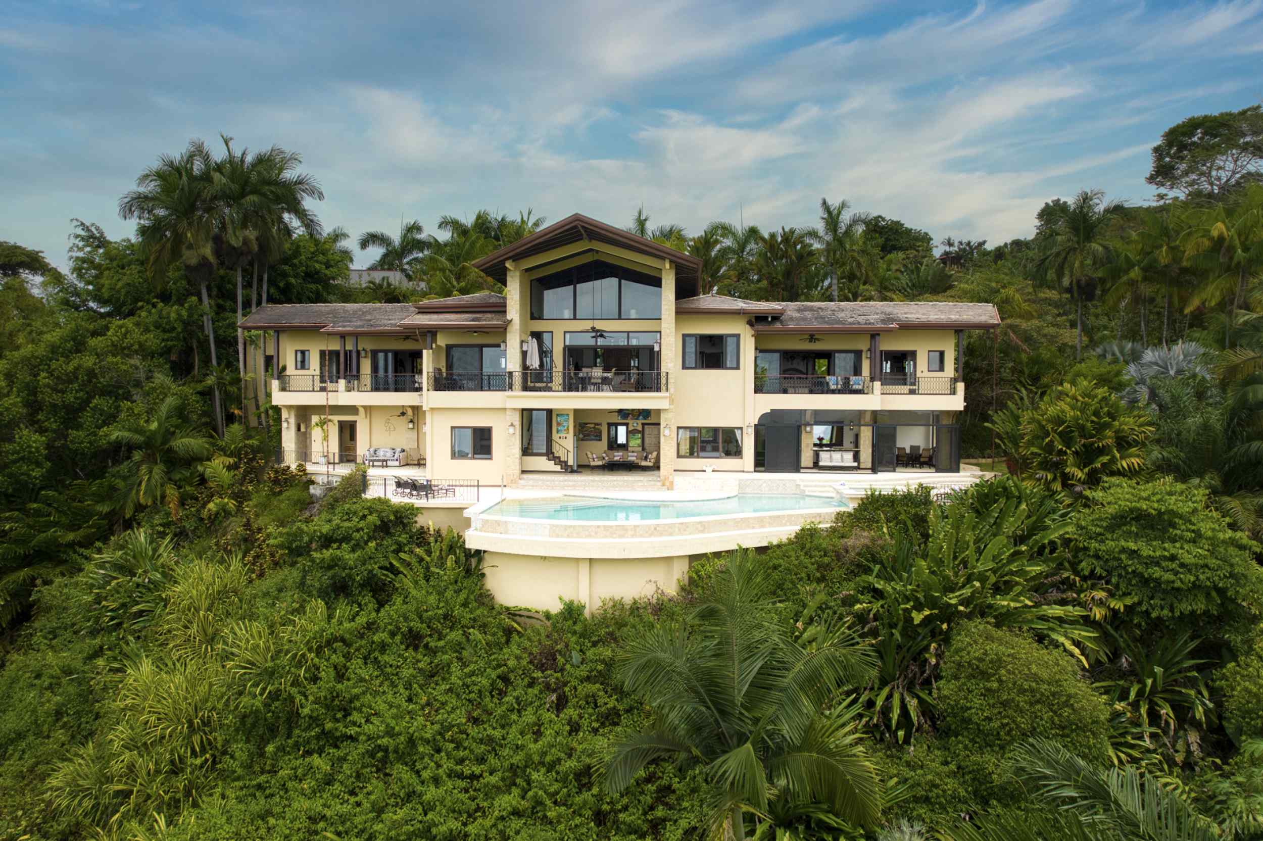 71612-1 Spectacular 6-Bedroom Estate with Ocean Views, Infinity Pool & Jungle Privacy in Dominical Costa Rica