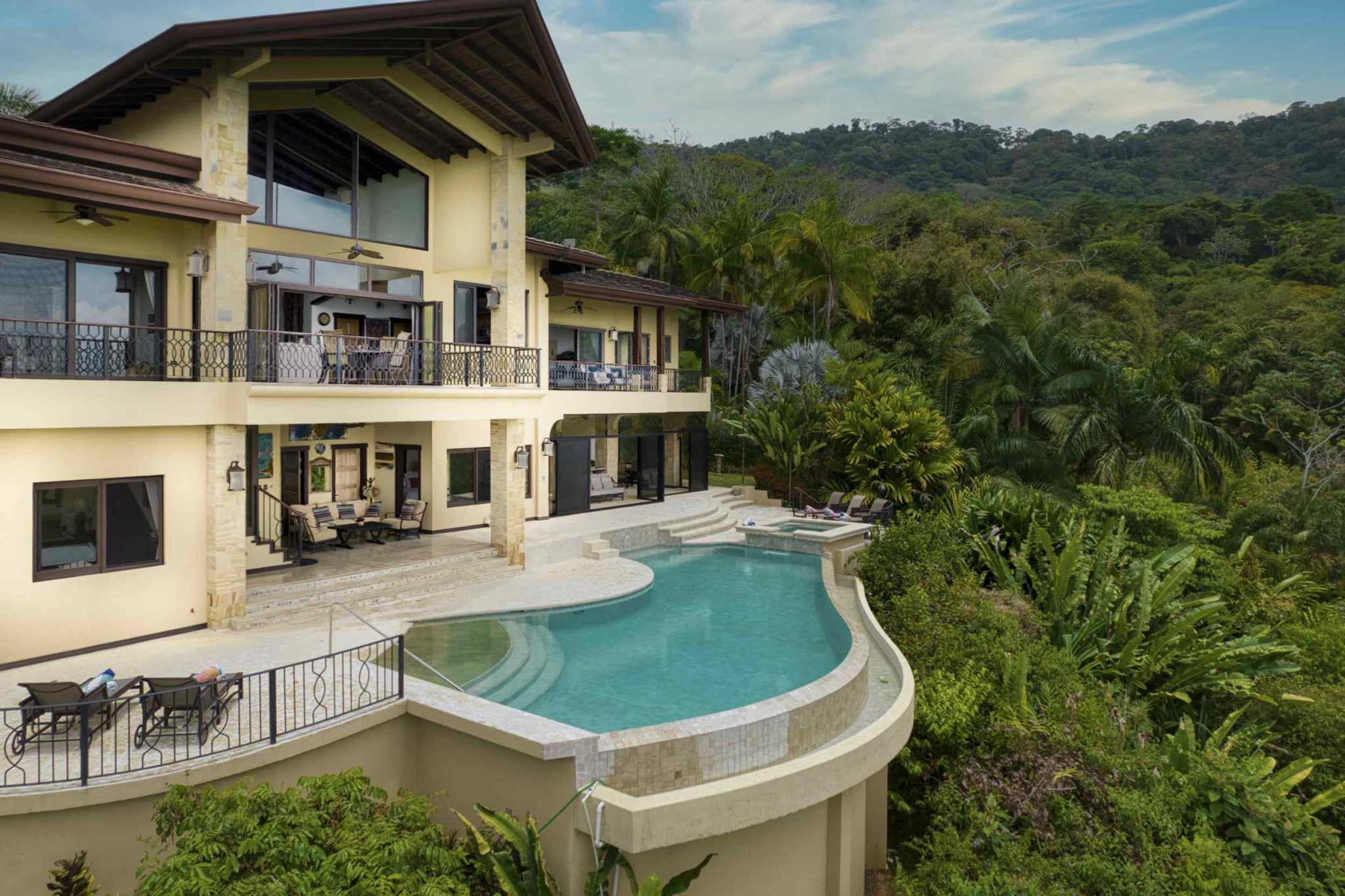 Spectacular 6-Bedroom Estate with Ocean Views, Infinity Pool & Jungle Privacy in Dominical Costa Rica