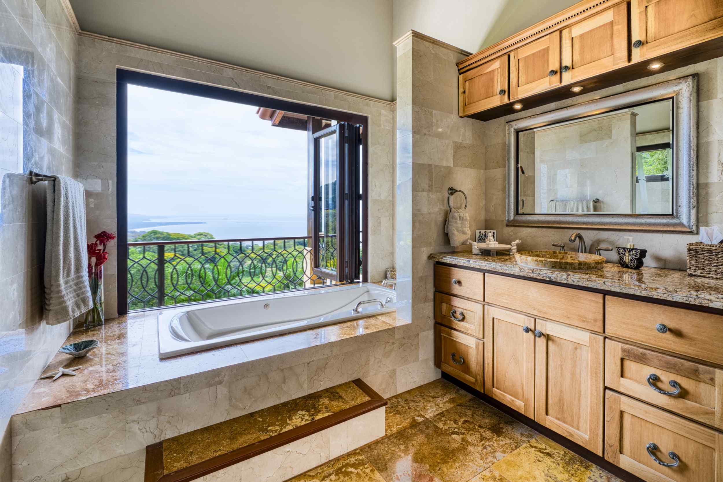 71612-5 Spectacular 6-Bedroom Estate with Ocean Views, Infinity Pool & Jungle Privacy in Dominical Costa Rica