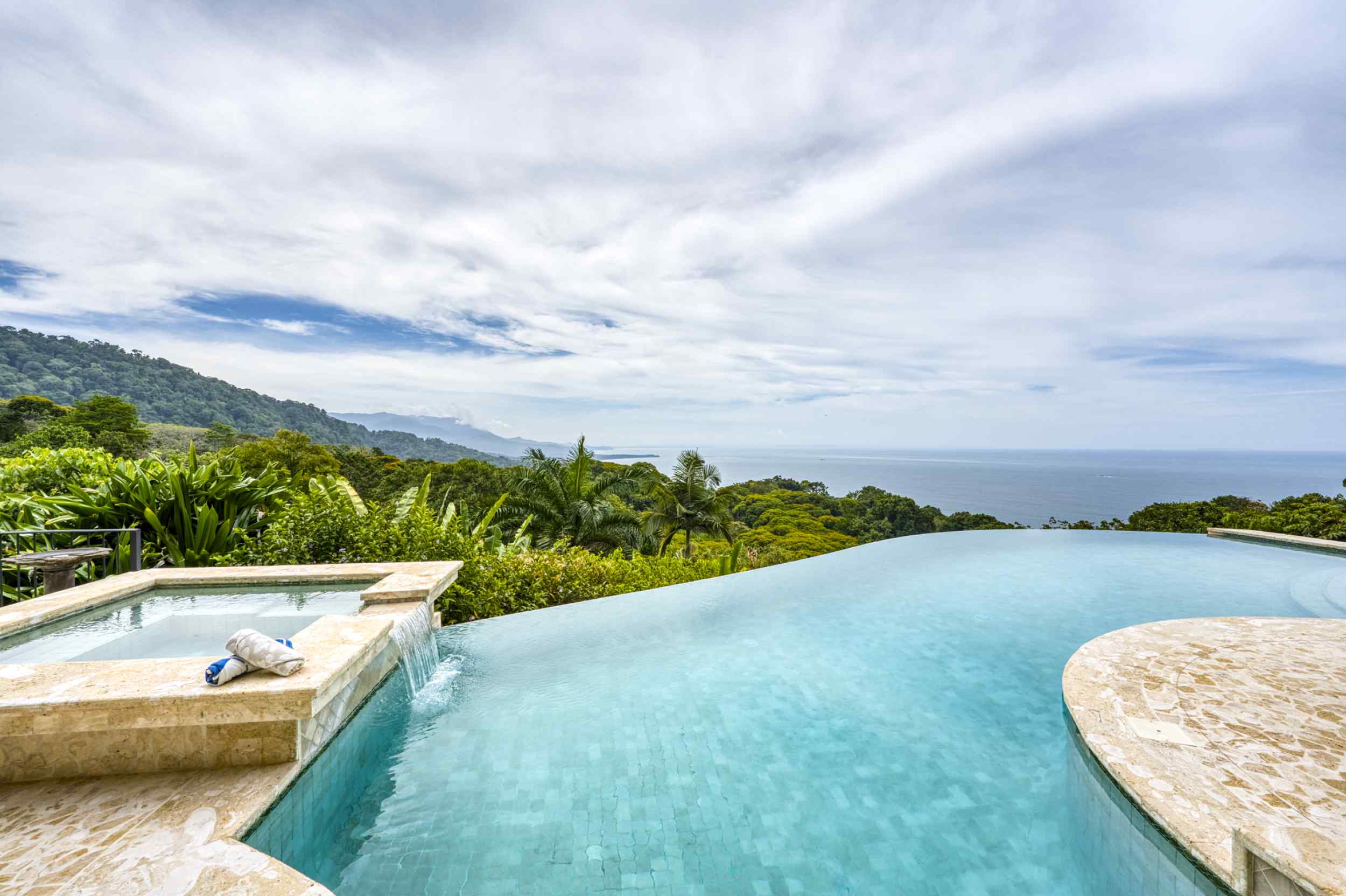 71612-14 Spectacular 6-Bedroom Estate with Ocean Views, Infinity Pool & Jungle Privacy in Dominical Costa Rica