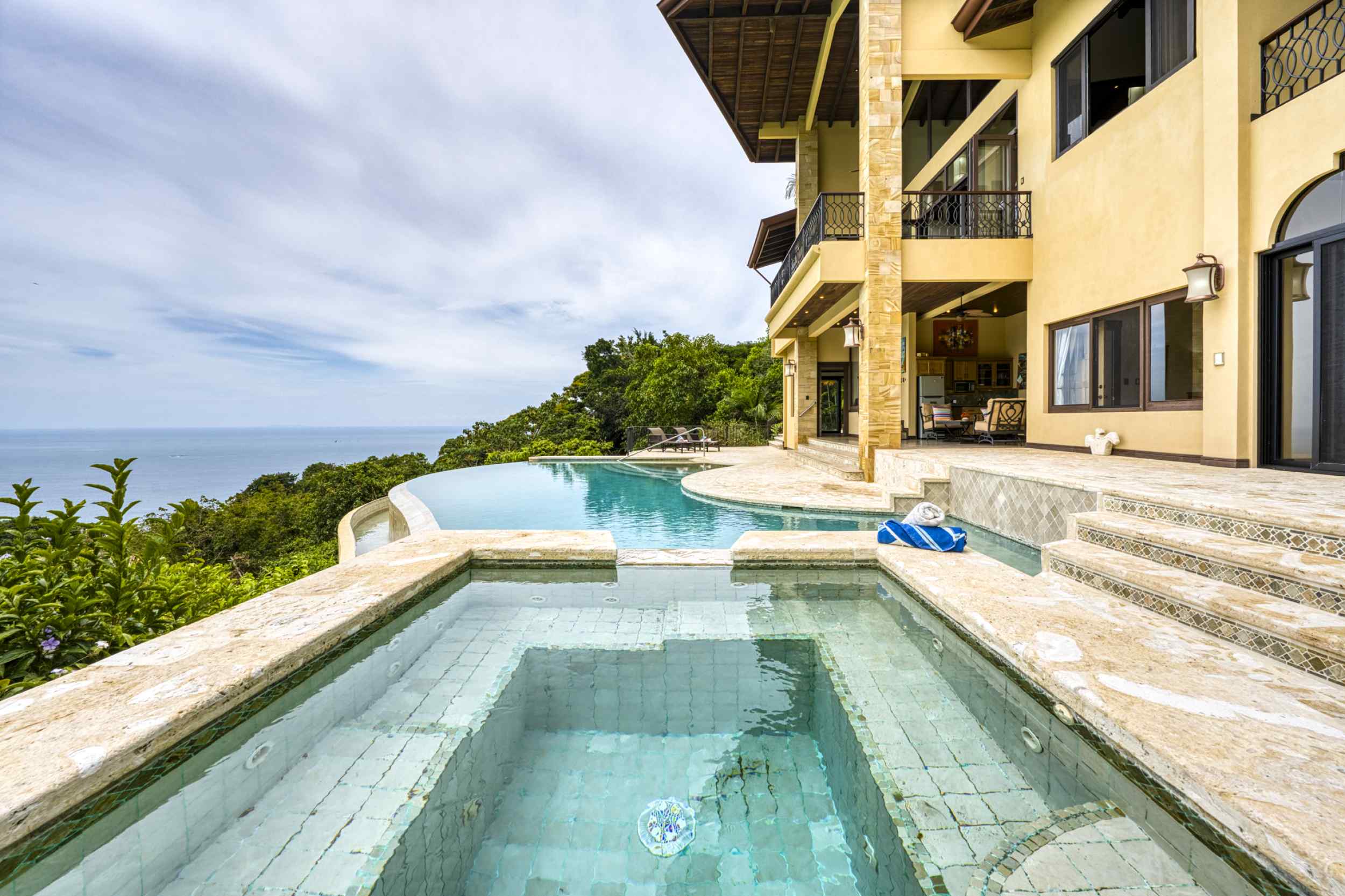 71612-15 Spectacular 6-Bedroom Estate with Ocean Views, Infinity Pool & Jungle Privacy in Dominical Costa Rica