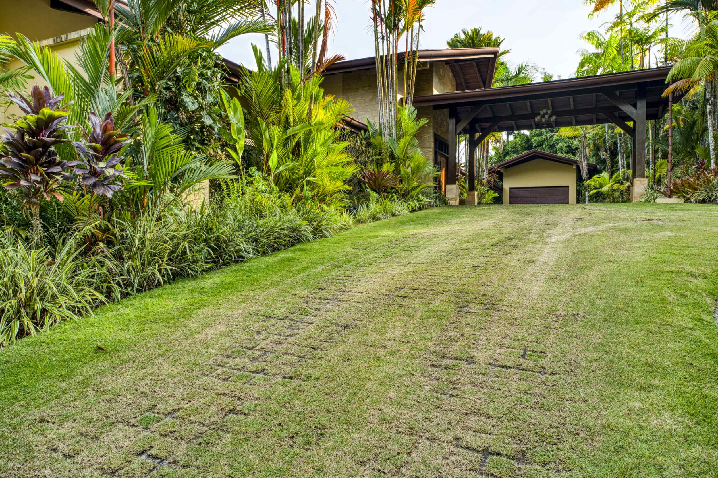 71612-24 Spectacular 6-Bedroom Estate with Ocean Views, Infinity Pool & Jungle Privacy in Dominical Costa Rica