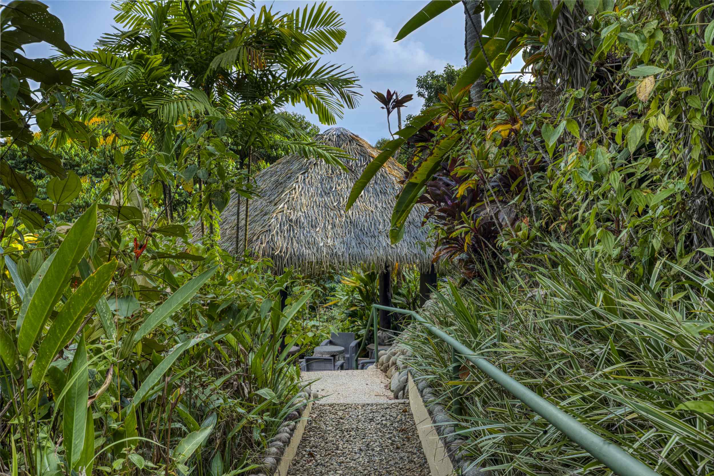 71612-25 Spectacular 6-Bedroom Estate with Ocean Views, Infinity Pool & Jungle Privacy in Dominical Costa Rica