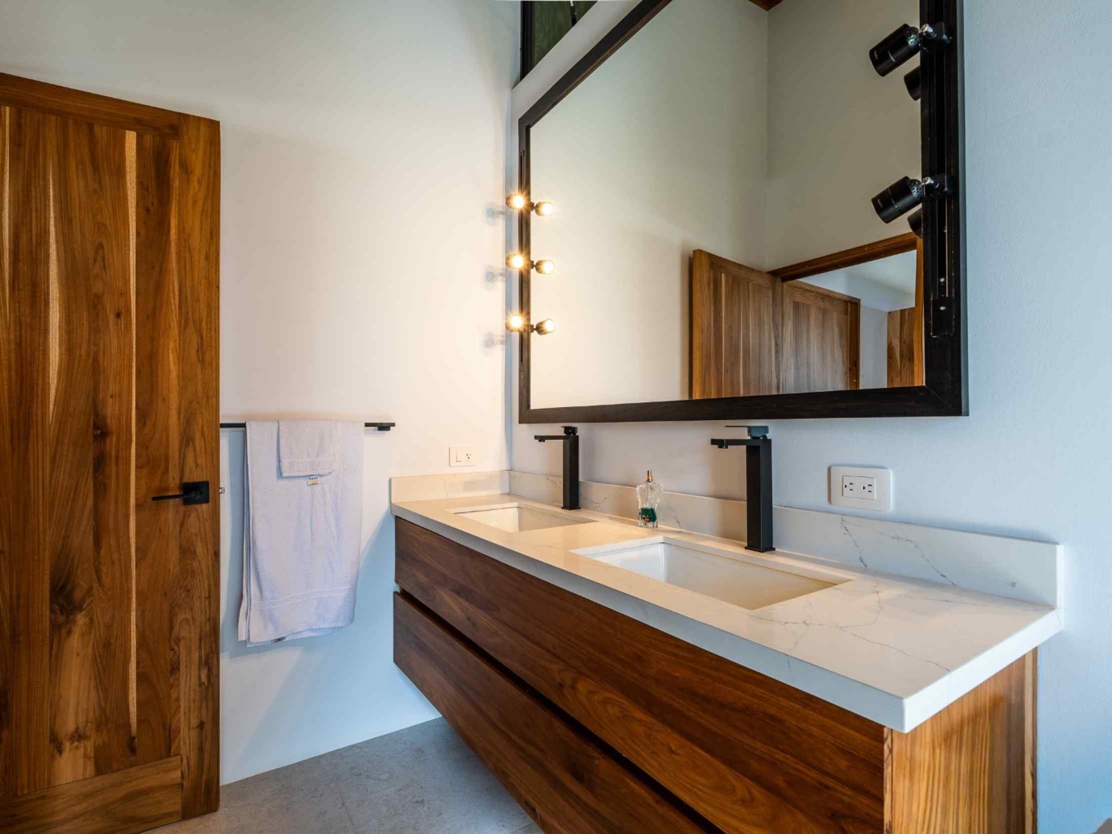 71705-34 Breathtaking Brand-New 2-Bedroom Home with Ocean Views and Private Pool in Ojochal Costa Rica