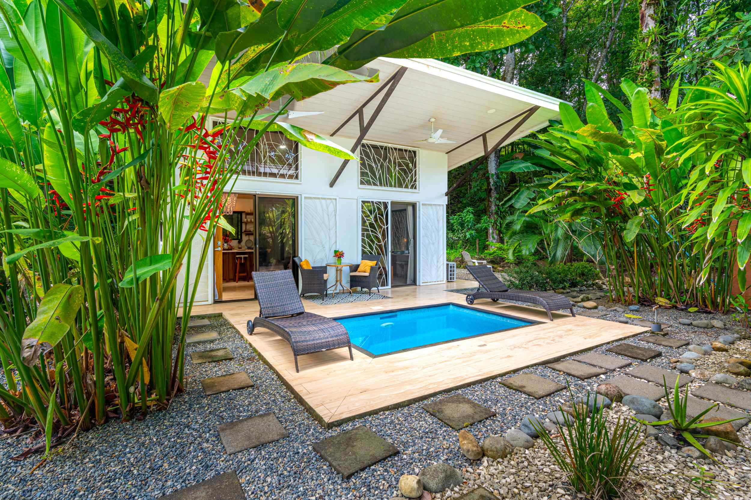 71880-6 Charming 1-Bedroom Modern Casita with Saltwater Pool & Jungle Views in Ojochal Costa Rica