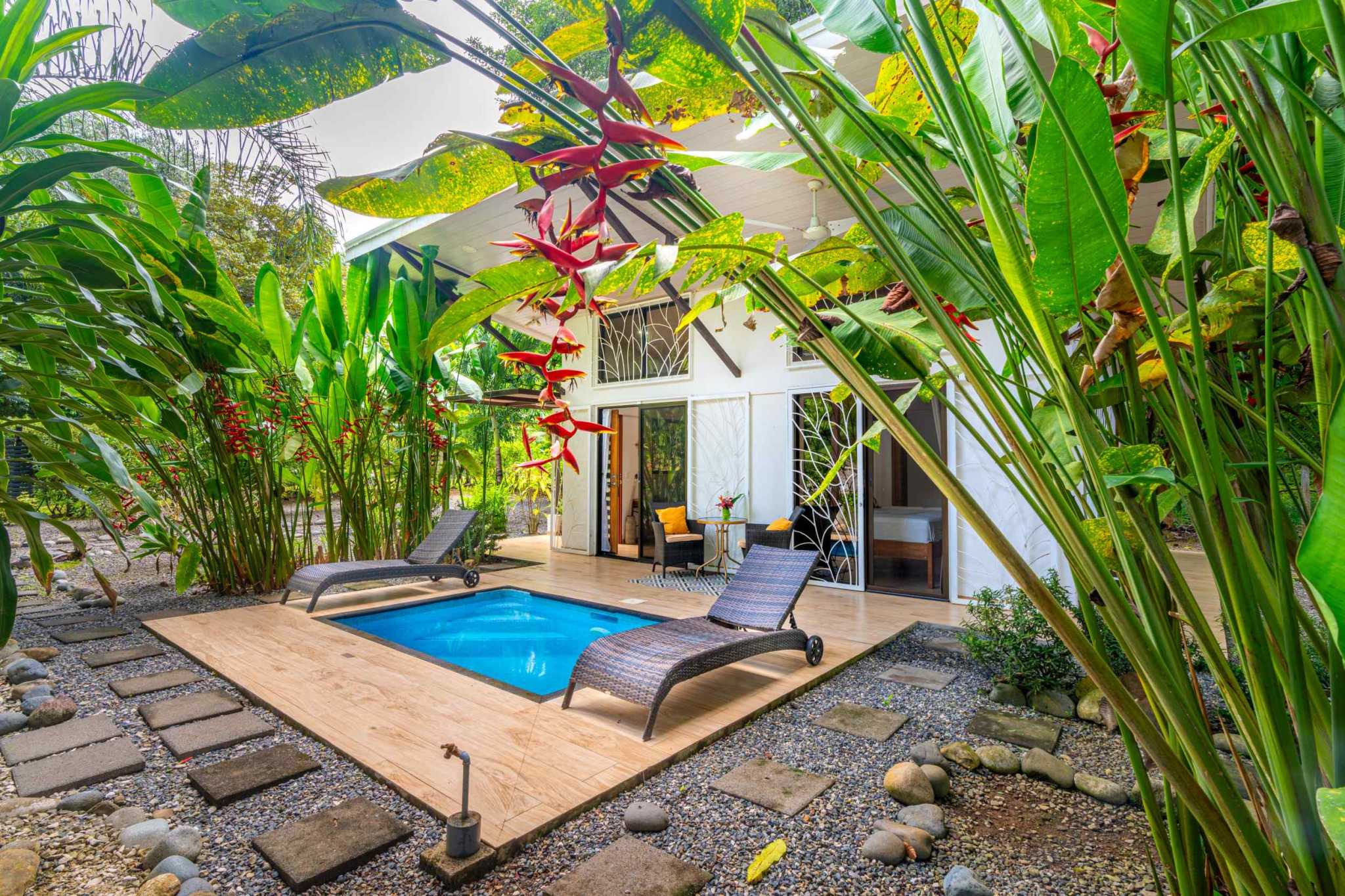 Charming 1-Bedroom Modern Casita with Saltwater Pool & Jungle Views in Ojochal Costa Rica