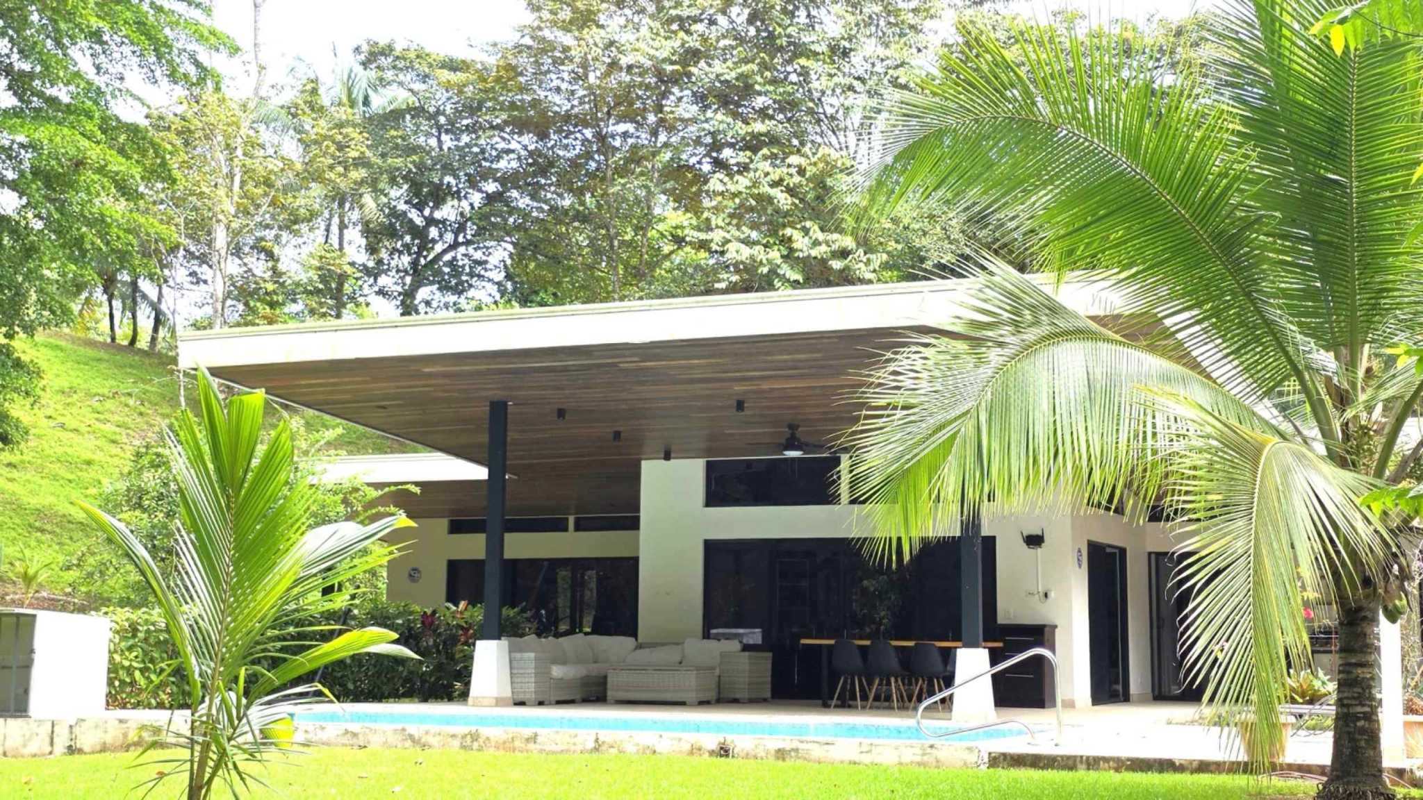 71986-1 Refreshing 3-Bedroom Riverfront Retreat with Private Pool & Lush Gardens in Ojochal Costa Rica