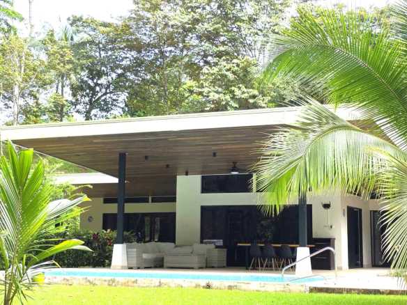 Refreshing 3-Bedroom Riverfront Retreat with Private Pool & Lush Gardens in Ojochal Costa Rica