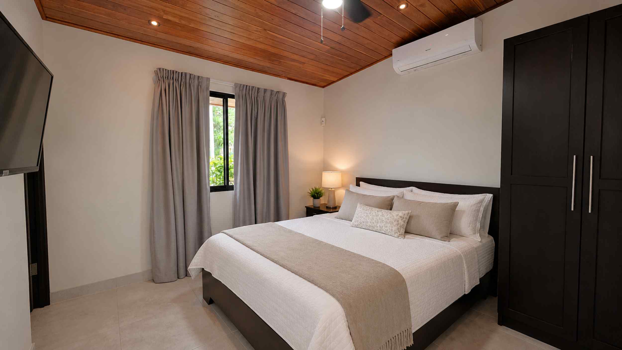 Refreshing 3-Bedroom Riverfront Retreat with Private Pool & Lush Gardens in Ojochal Costa Rica