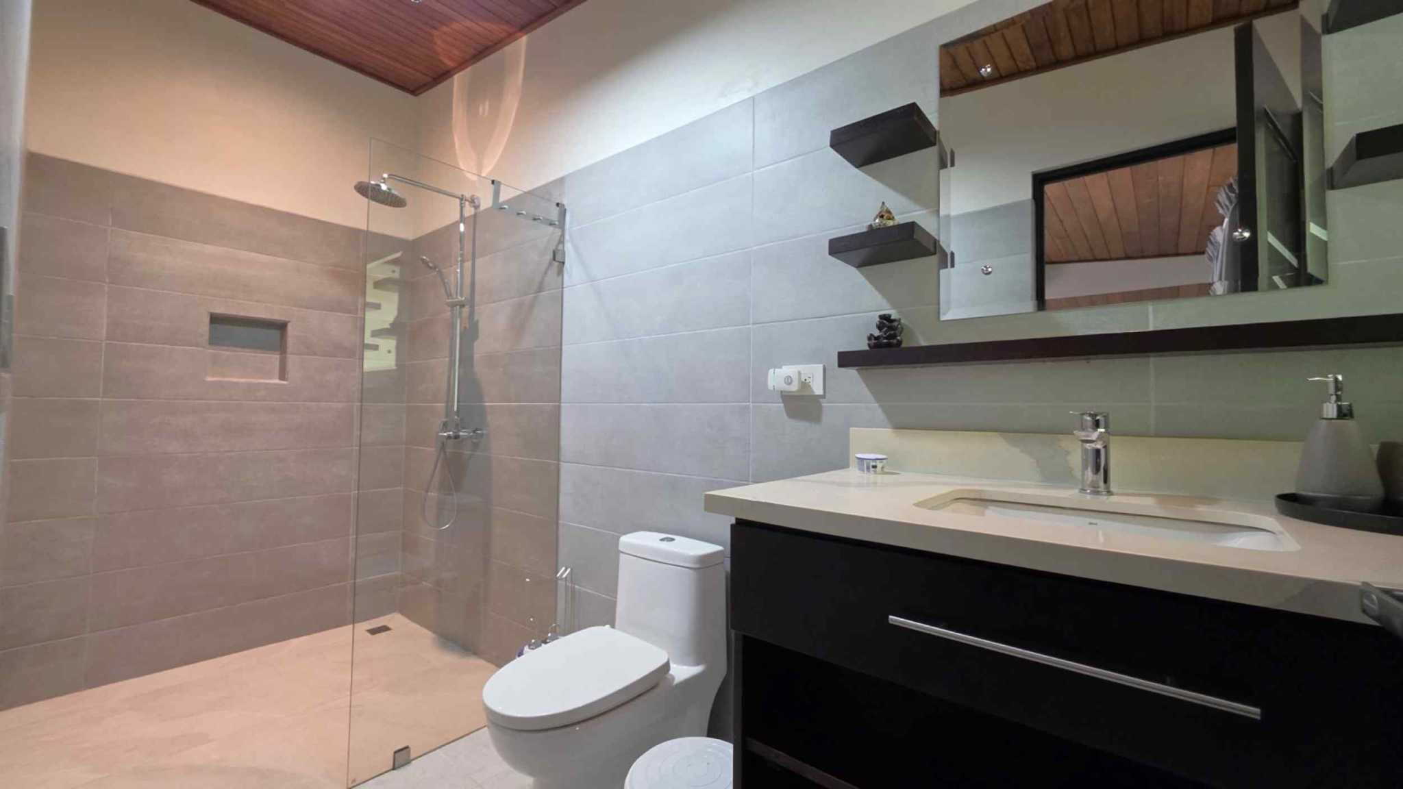 71986-15 Refreshing 3-Bedroom Riverfront Retreat with Private Pool & Lush Gardens in Ojochal Costa Rica
