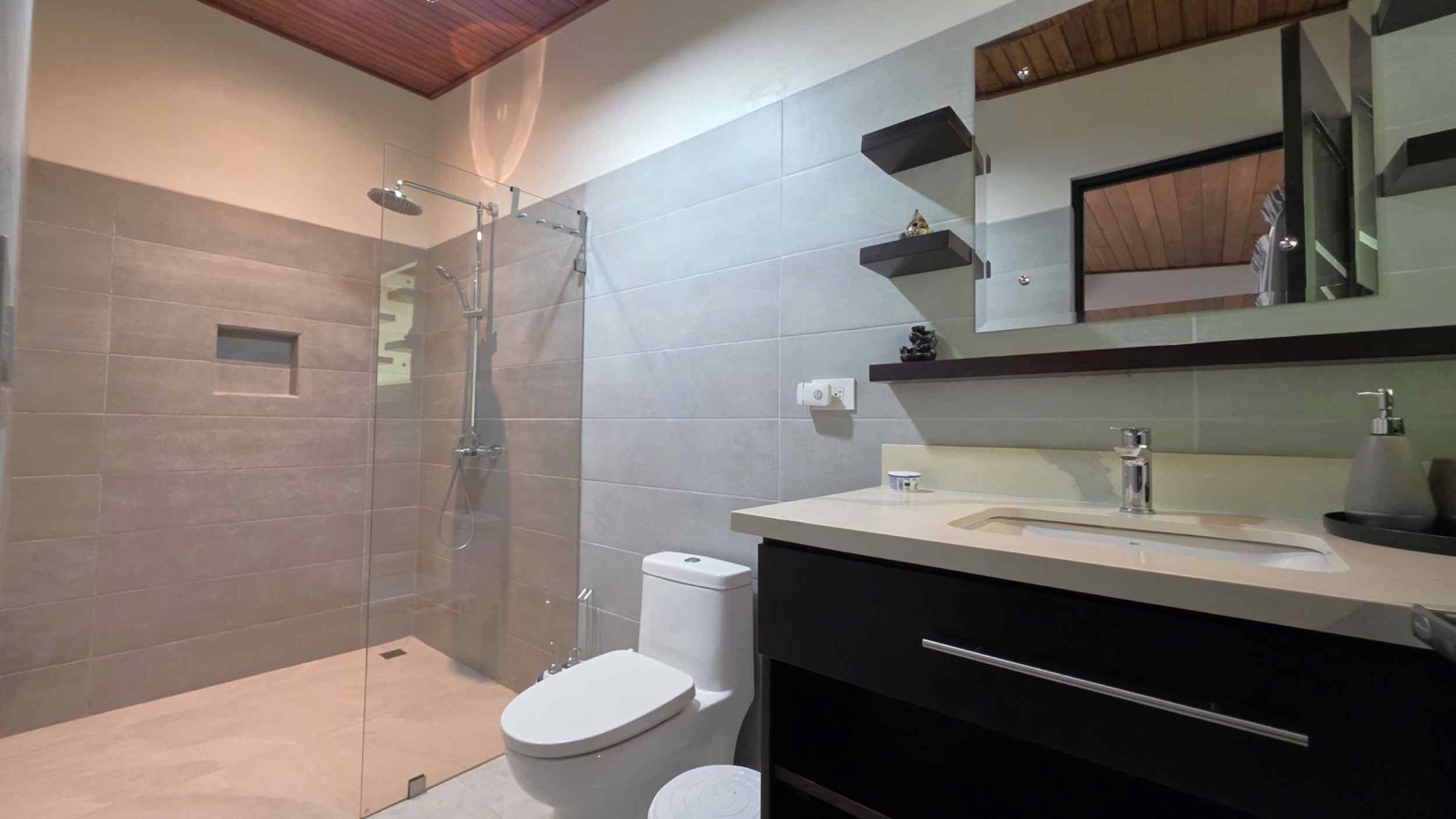 Refreshing 3-Bedroom Riverfront Retreat with Private Pool & Lush Gardens in Ojochal Costa Rica