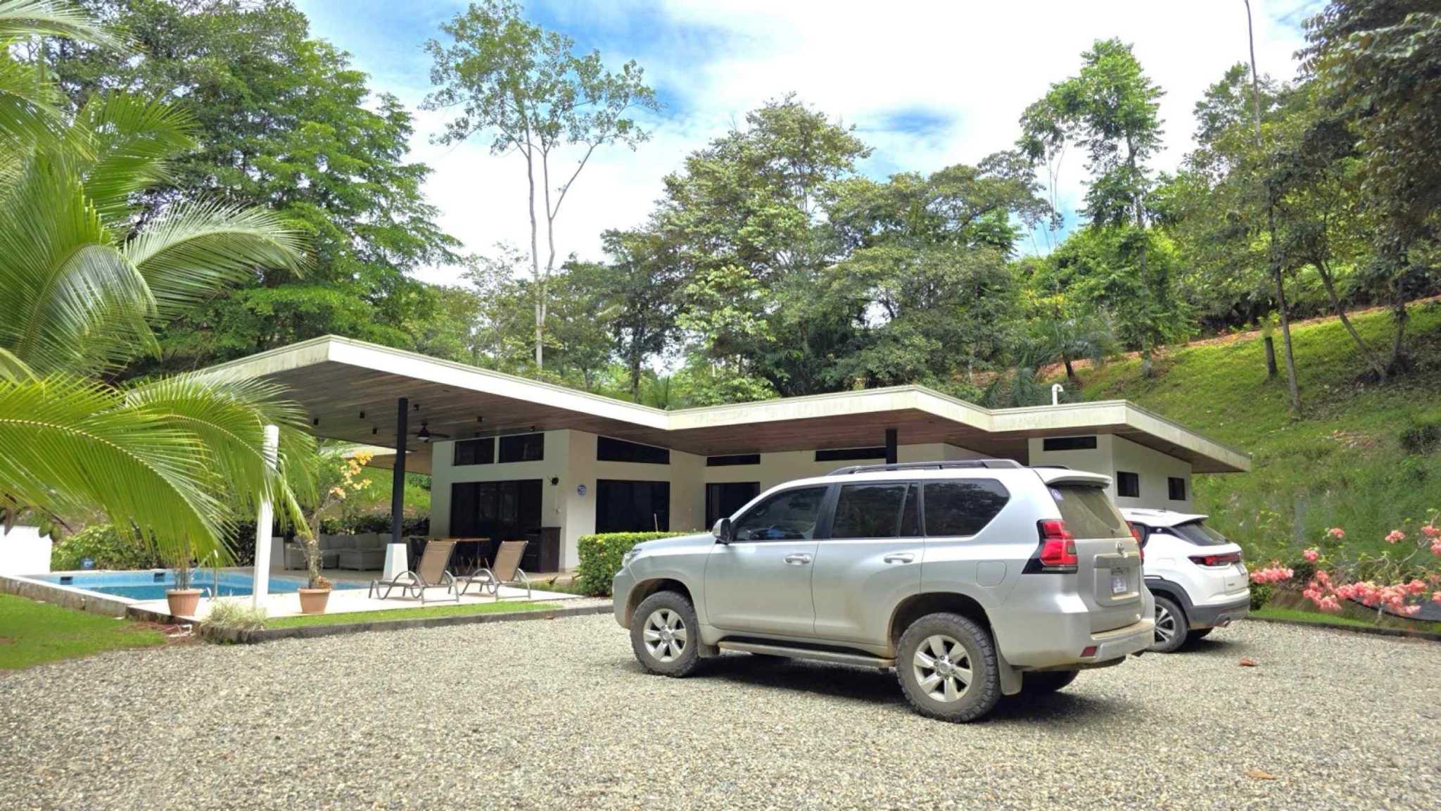 71986-25 Refreshing 3-Bedroom Riverfront Retreat with Private Pool & Lush Gardens in Ojochal Costa Rica
