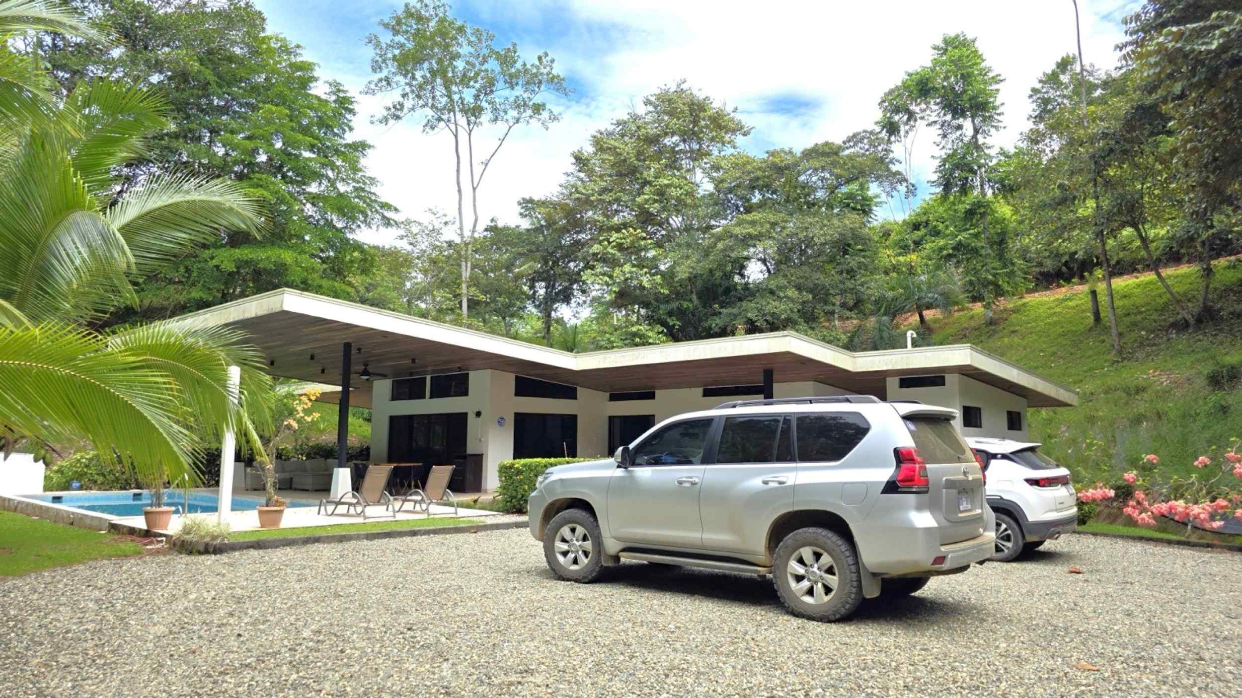 Refreshing 3-Bedroom Riverfront Retreat with Private Pool & Lush Gardens in Ojochal Costa Rica