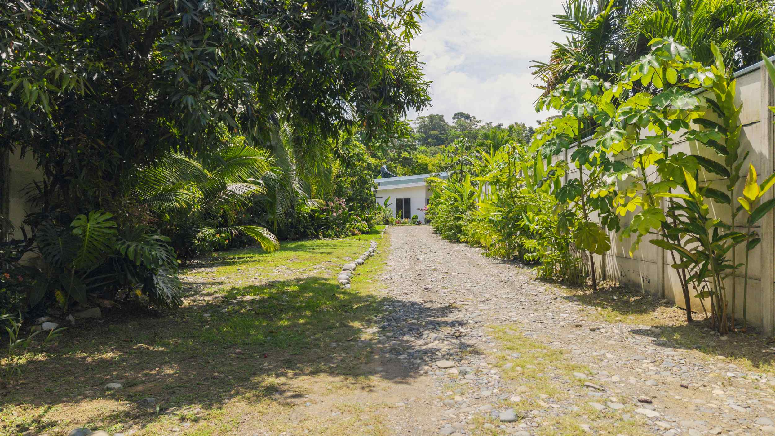 72177-2 Modern 4-Bedroom Home with Private Pool & Walk-to-Beach Access in Uvita Costa Rica