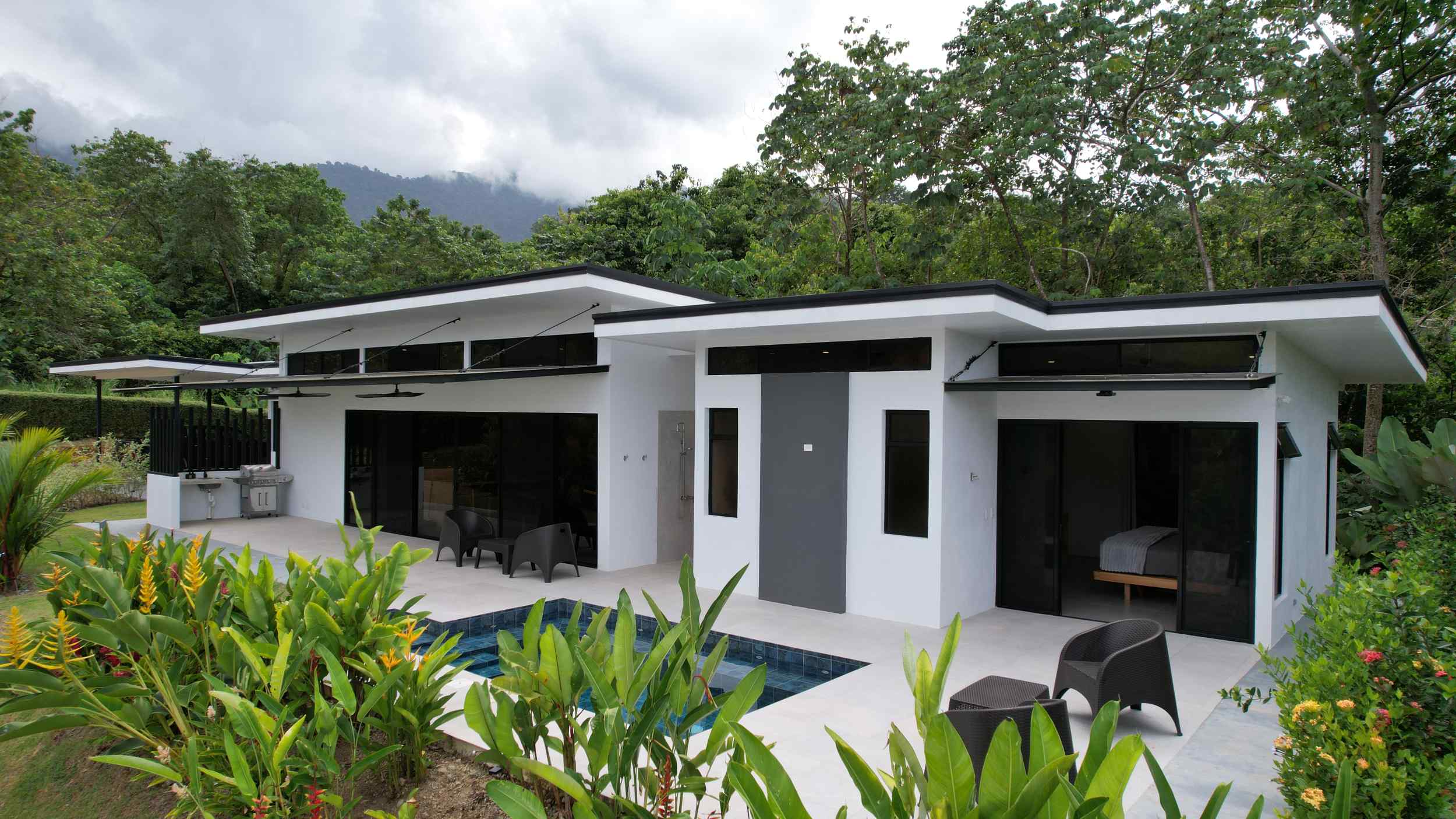 Stunning 2-Bedroom House with Heated Saltwater Pool & Solar Backup in Ojochal Costa Rica
