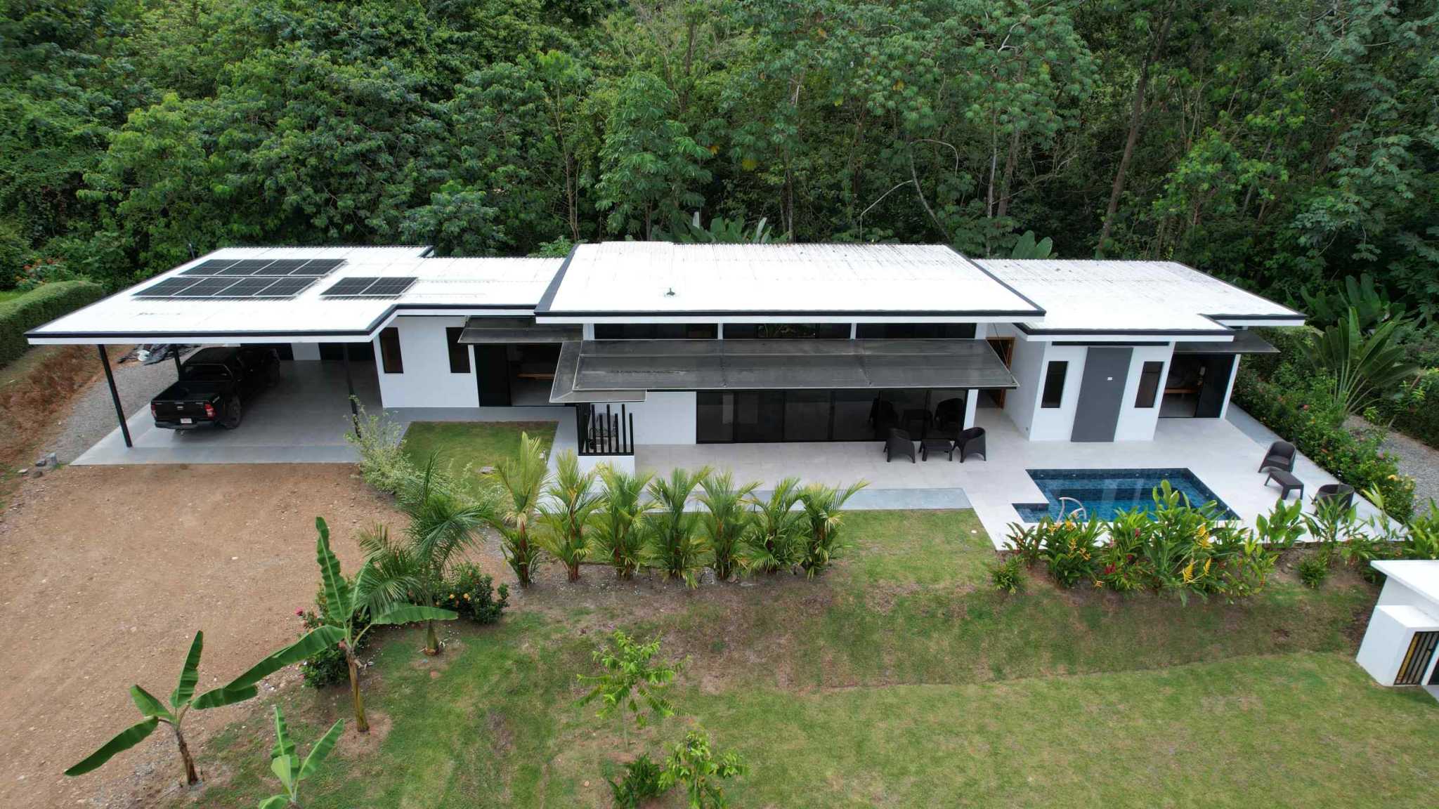 72374-2 Stunning 2-Bedroom House with Heated Saltwater Pool & Solar Backup in Ojochal Costa Rica