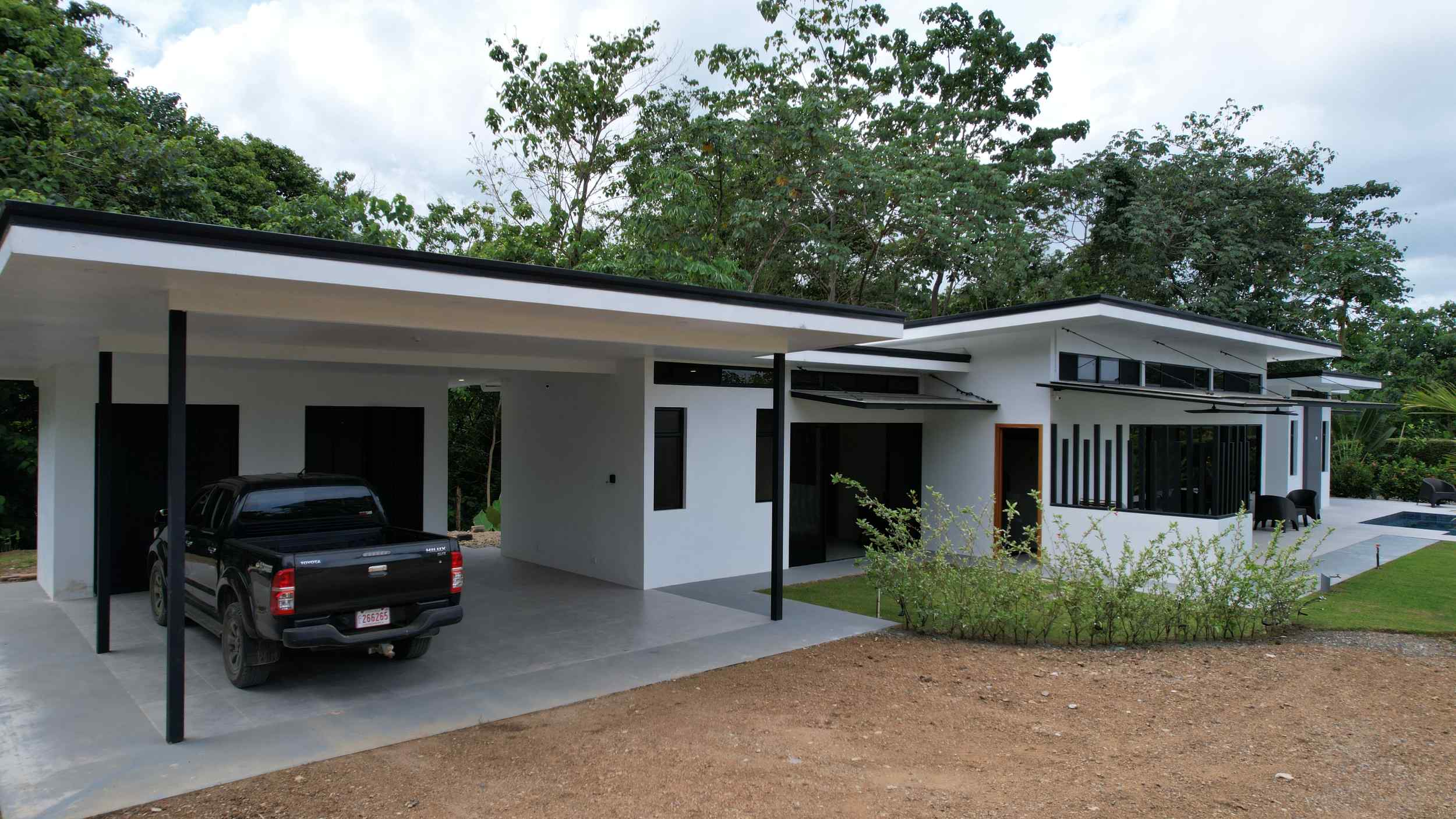 Stunning 2-Bedroom House with Heated Saltwater Pool & Solar Backup in Ojochal Costa Rica