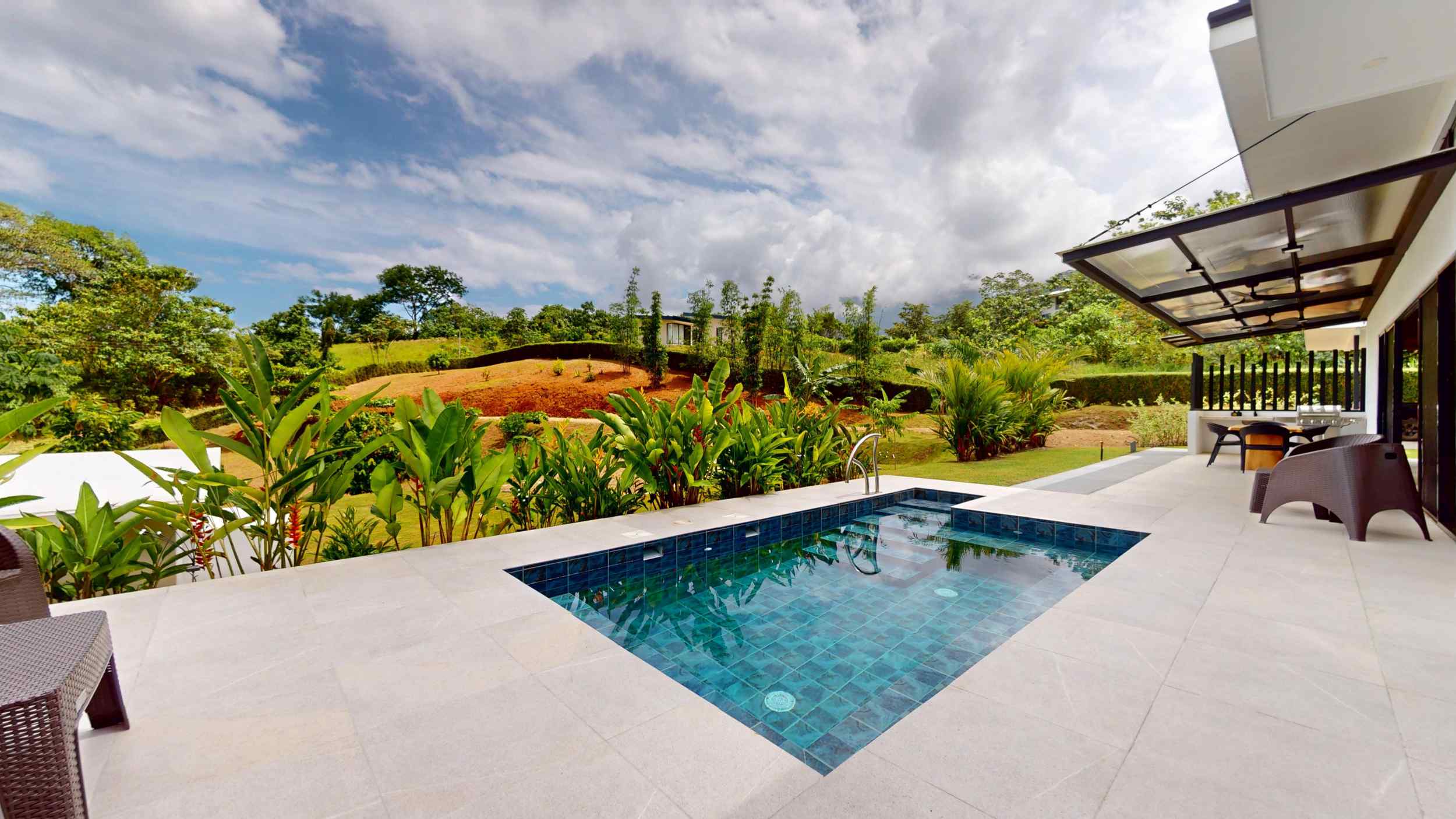 Stunning 2-Bedroom House with Heated Saltwater Pool & Solar Backup in Ojochal Costa Rica