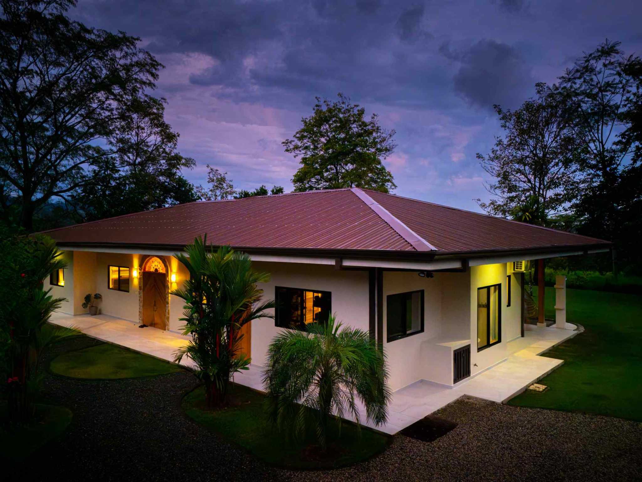 72404-4 Modern 3-Bedroom Home with Pool, Ocean & Mountain Views in Ojochal Costa Rica