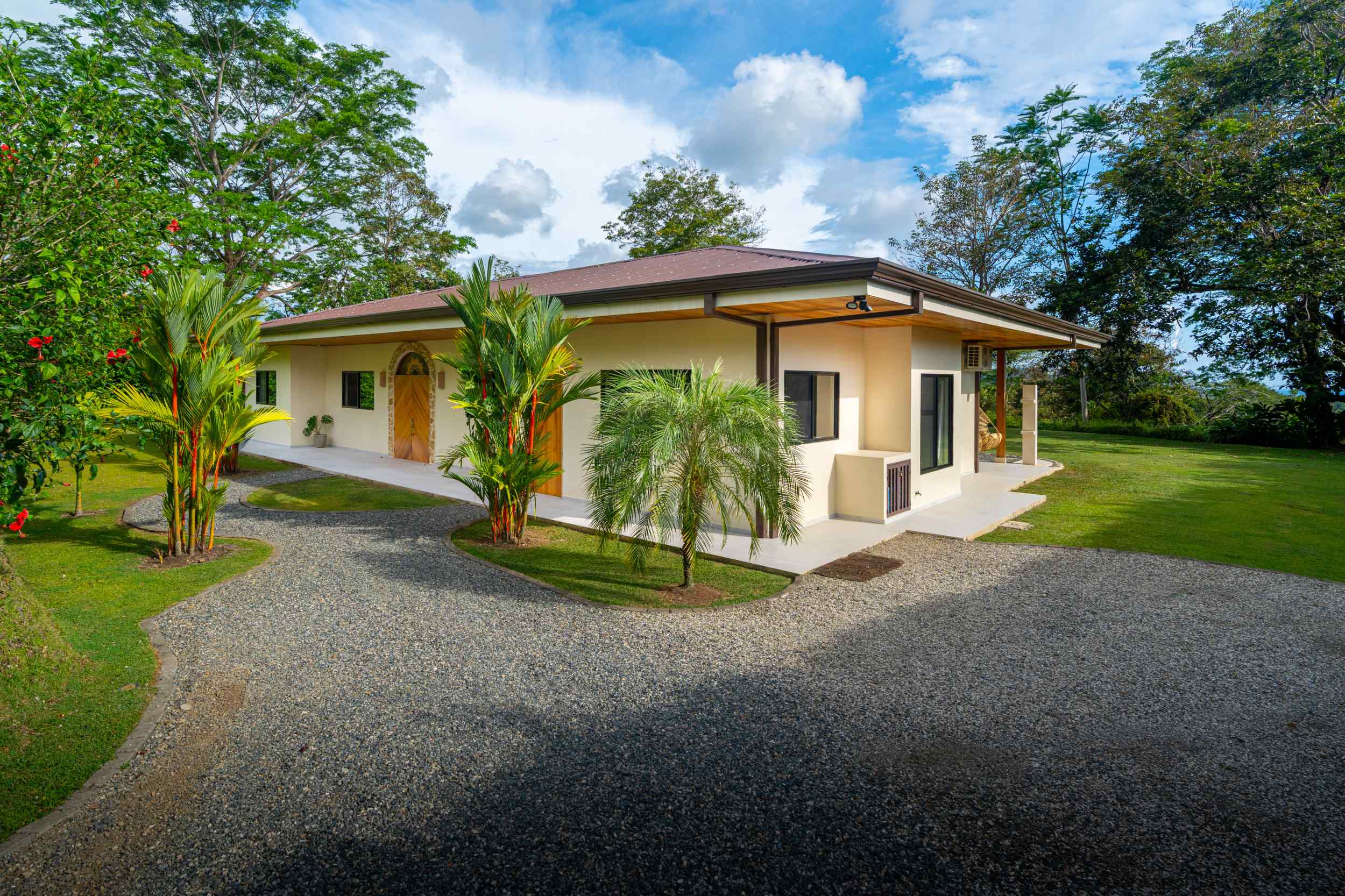 72404-5 Modern 3-Bedroom Home with Pool, Ocean & Mountain Views in Ojochal Costa Rica