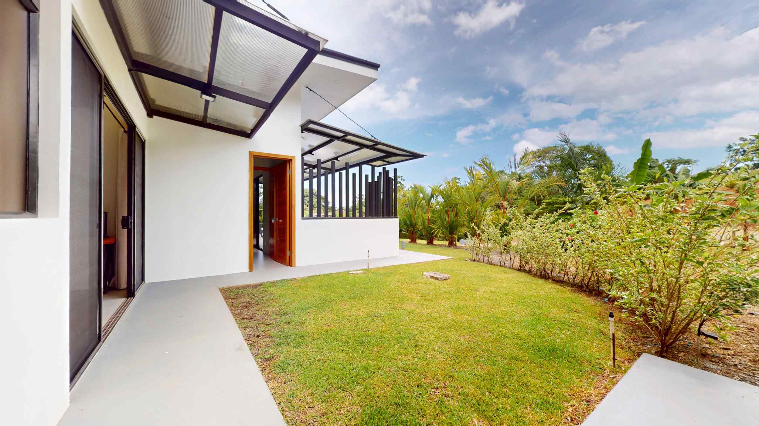 Stunning 2-Bedroom House with Heated Saltwater Pool & Solar Backup in Ojochal Costa Rica
