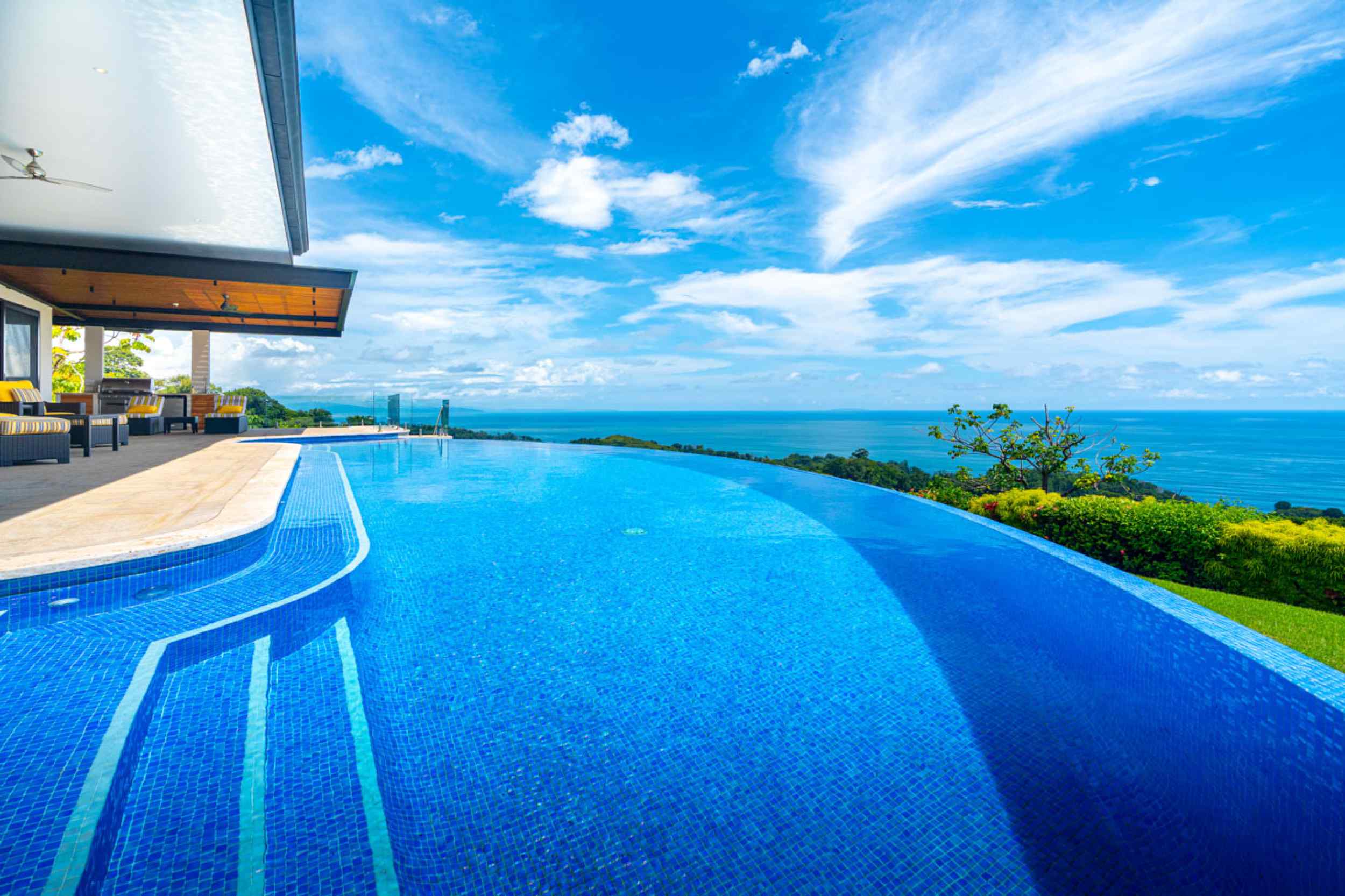 Stunning 3-Bedroom Luxury Home with Panoramic Ocean Views & Infinity Pool in Ojochal Costa Rica