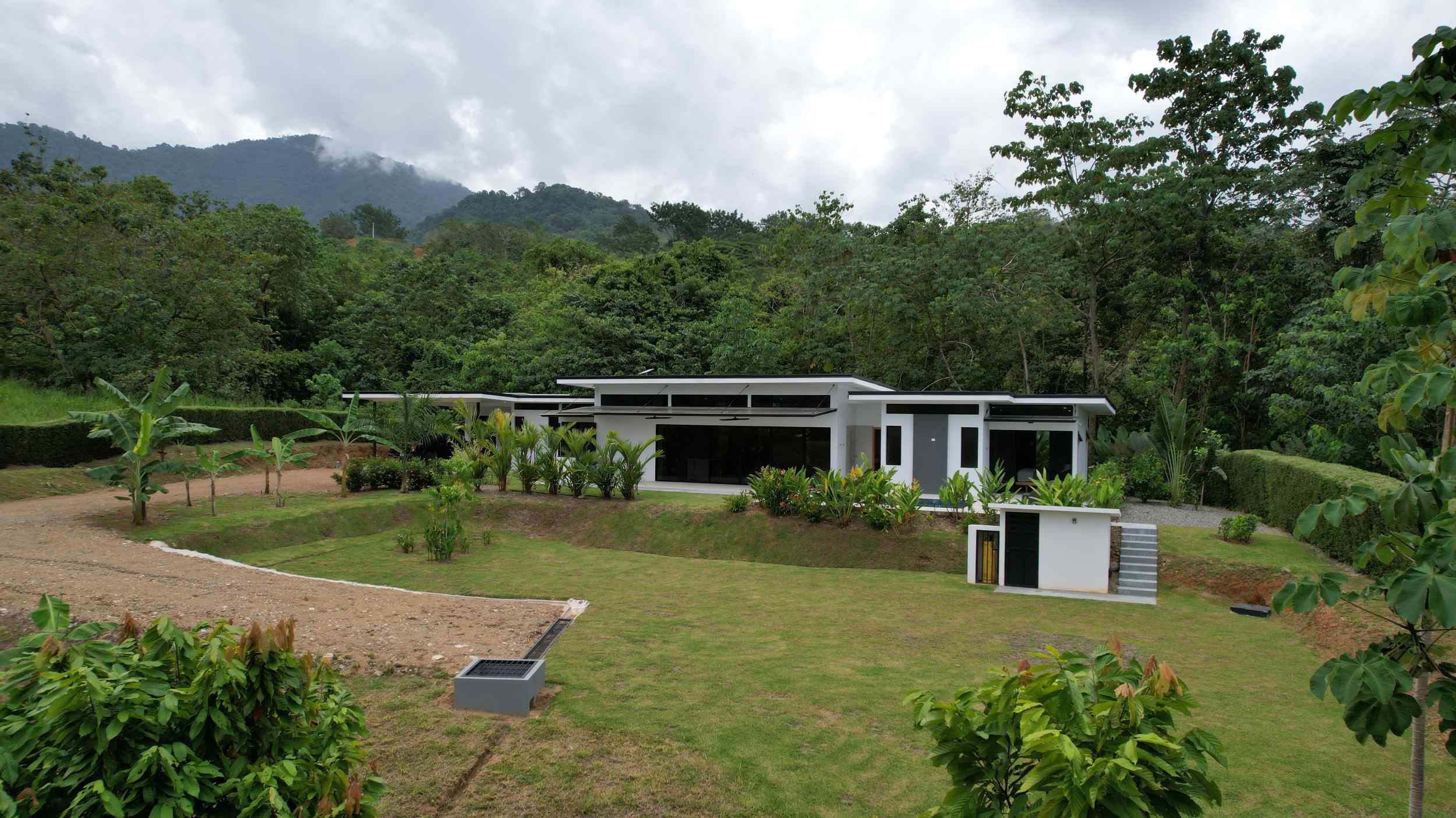 Stunning 2-Bedroom House with Heated Saltwater Pool & Solar Backup in Ojochal Costa Rica