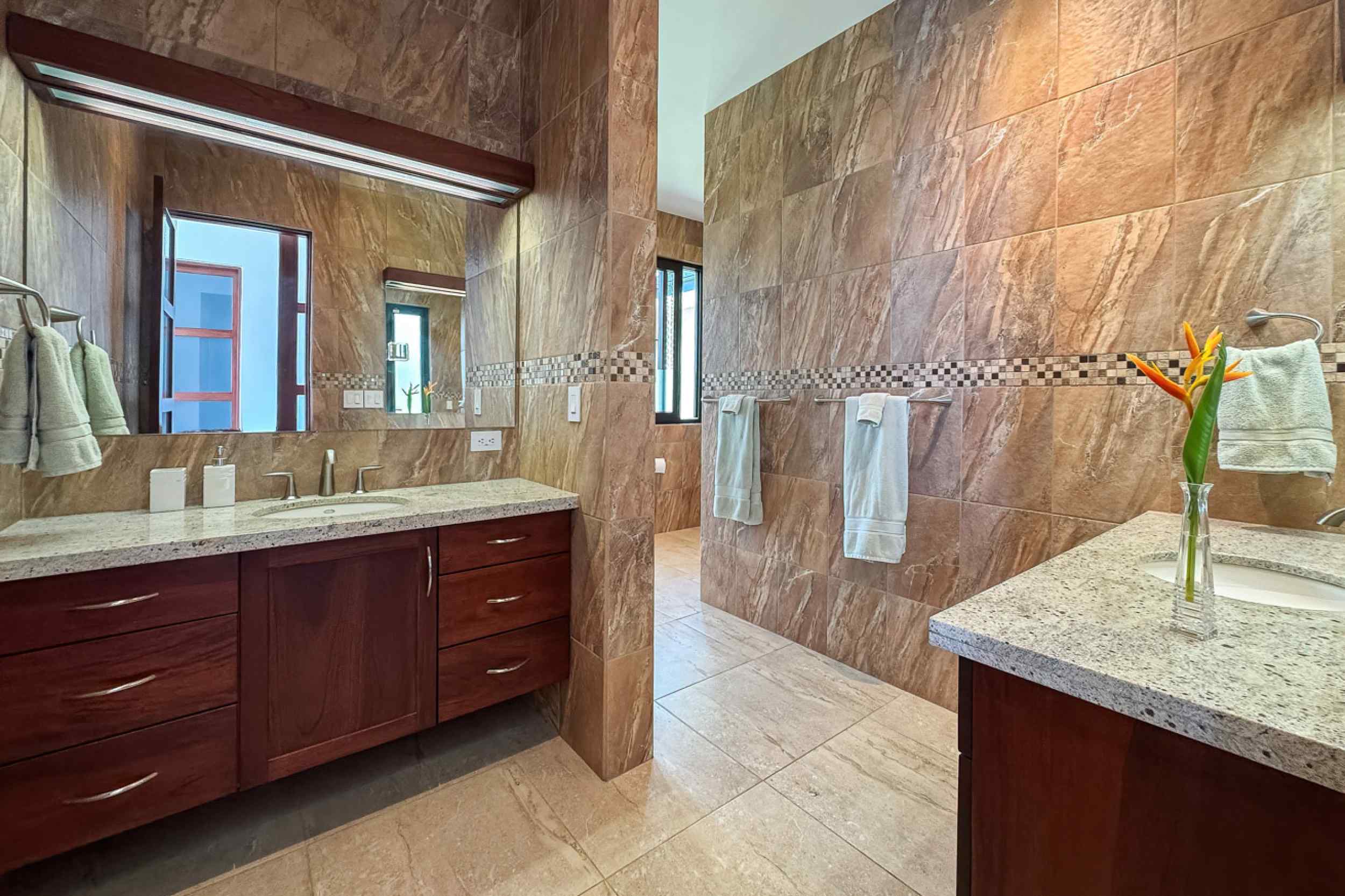 Stunning 3-Bedroom Luxury Home with Panoramic Ocean Views & Infinity Pool in Ojochal Costa Rica