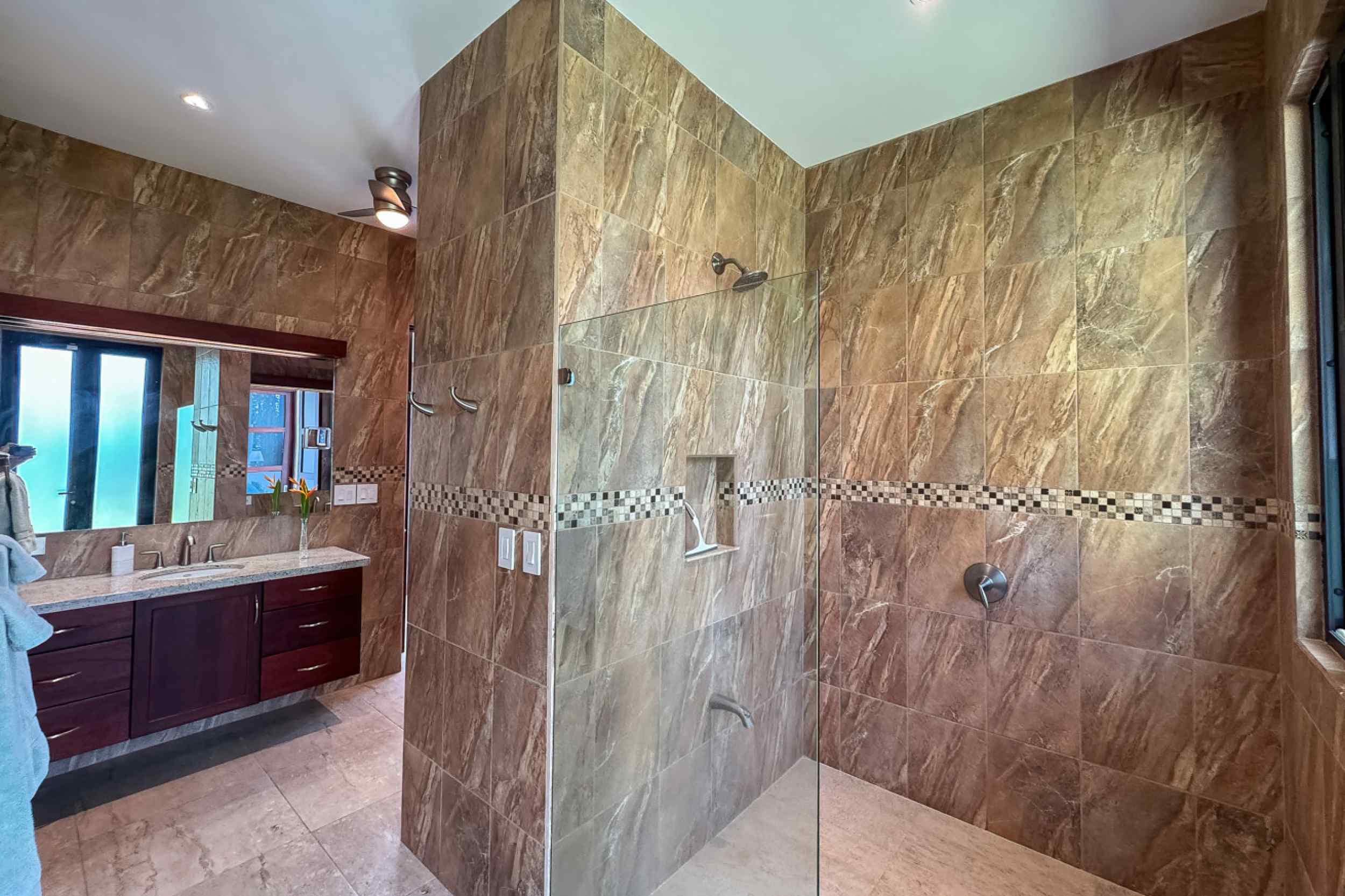 Stunning 3-Bedroom Luxury Home with Panoramic Ocean Views & Infinity Pool in Ojochal Costa Rica