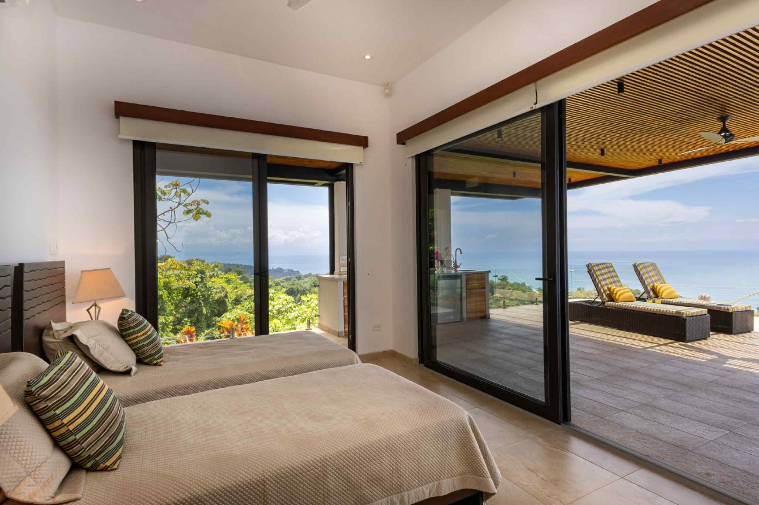 Stunning 3-Bedroom Luxury Home with Panoramic Ocean Views & Infinity Pool in Ojochal Costa Rica