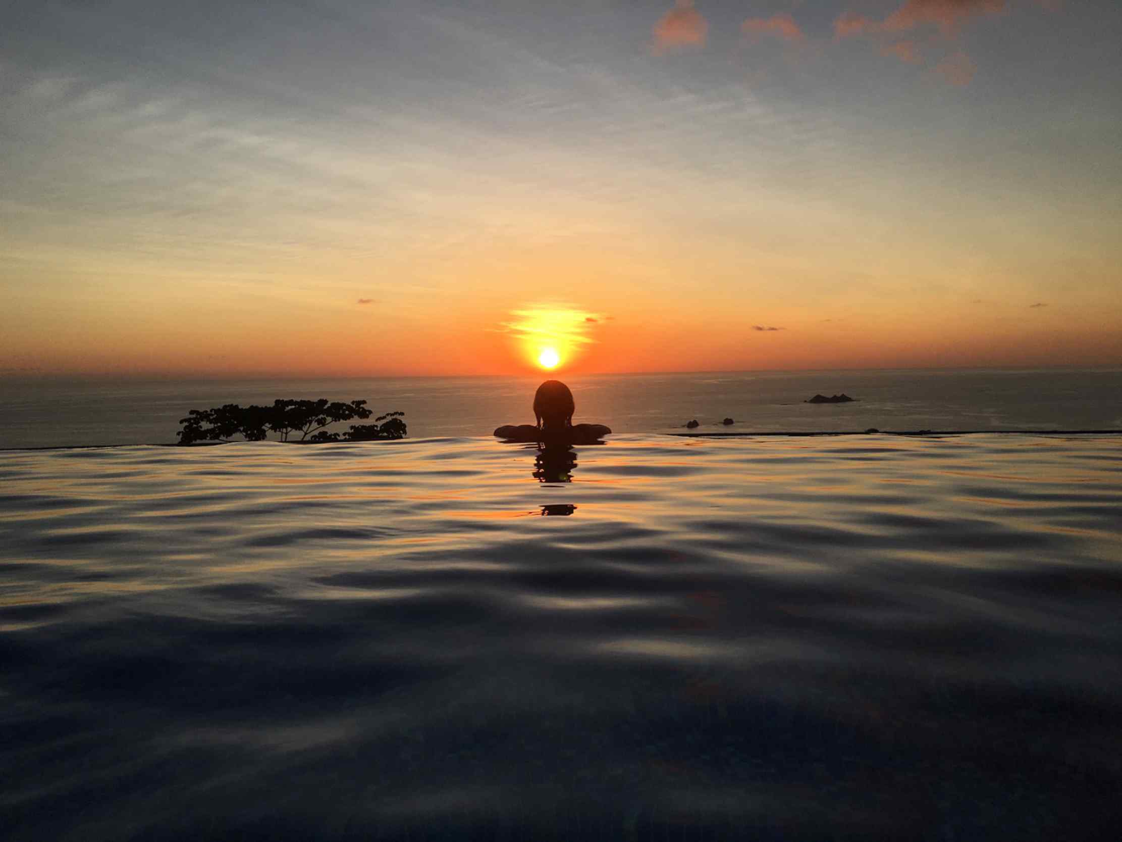Stunning 3-Bedroom Luxury Home with Panoramic Ocean Views & Infinity Pool in Ojochal Costa Rica