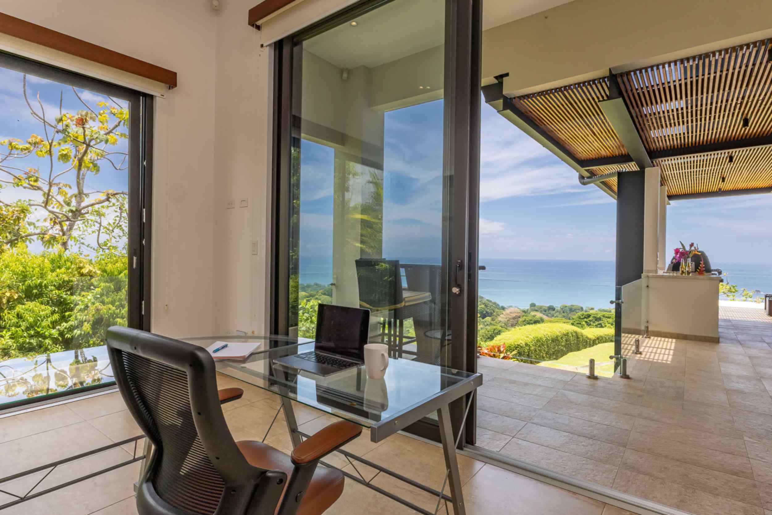 Stunning 3-Bedroom Luxury Home with Panoramic Ocean Views & Infinity Pool in Ojochal Costa Rica