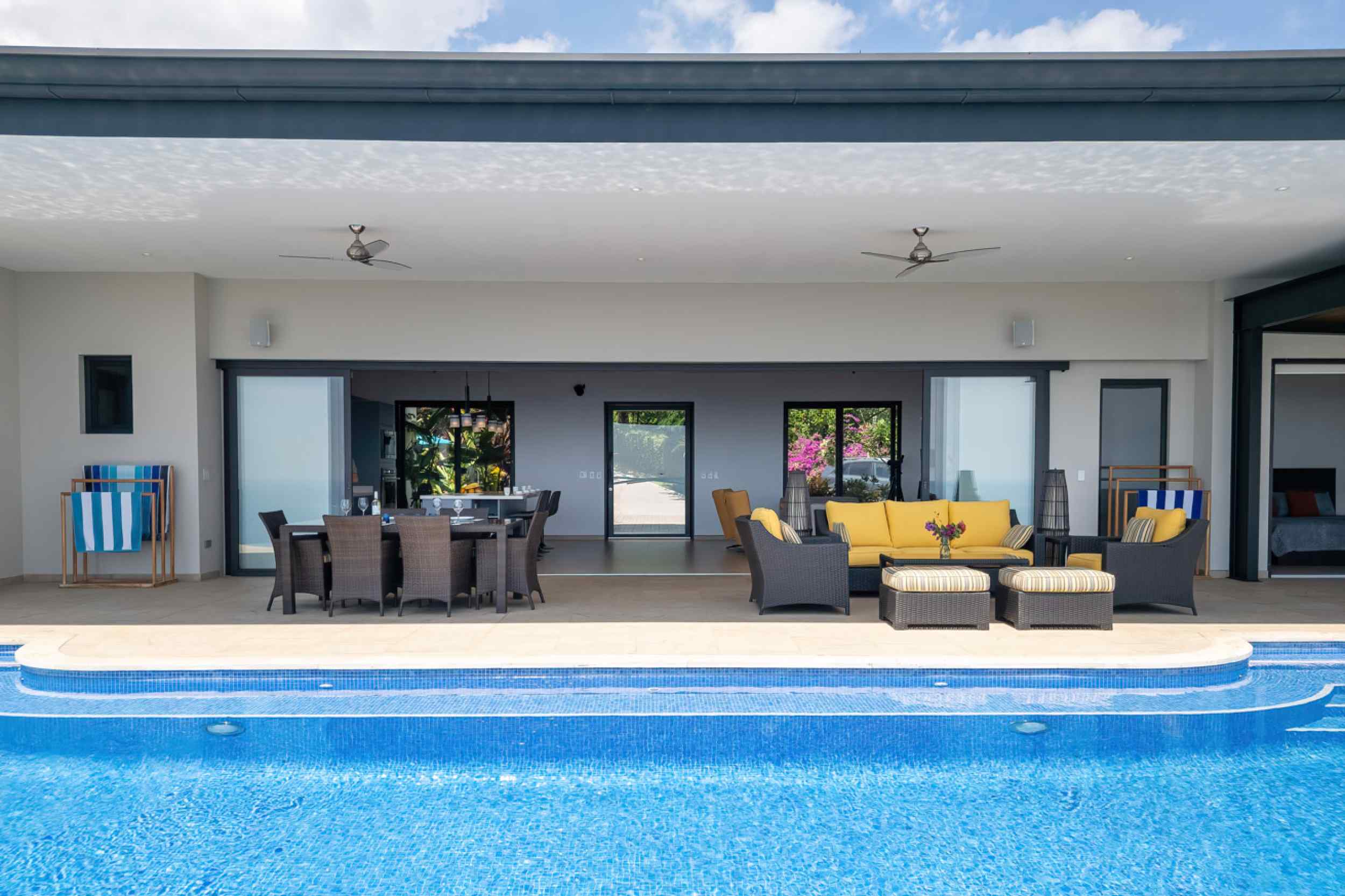 Stunning 3-Bedroom Luxury Home with Panoramic Ocean Views & Infinity Pool in Ojochal Costa Rica