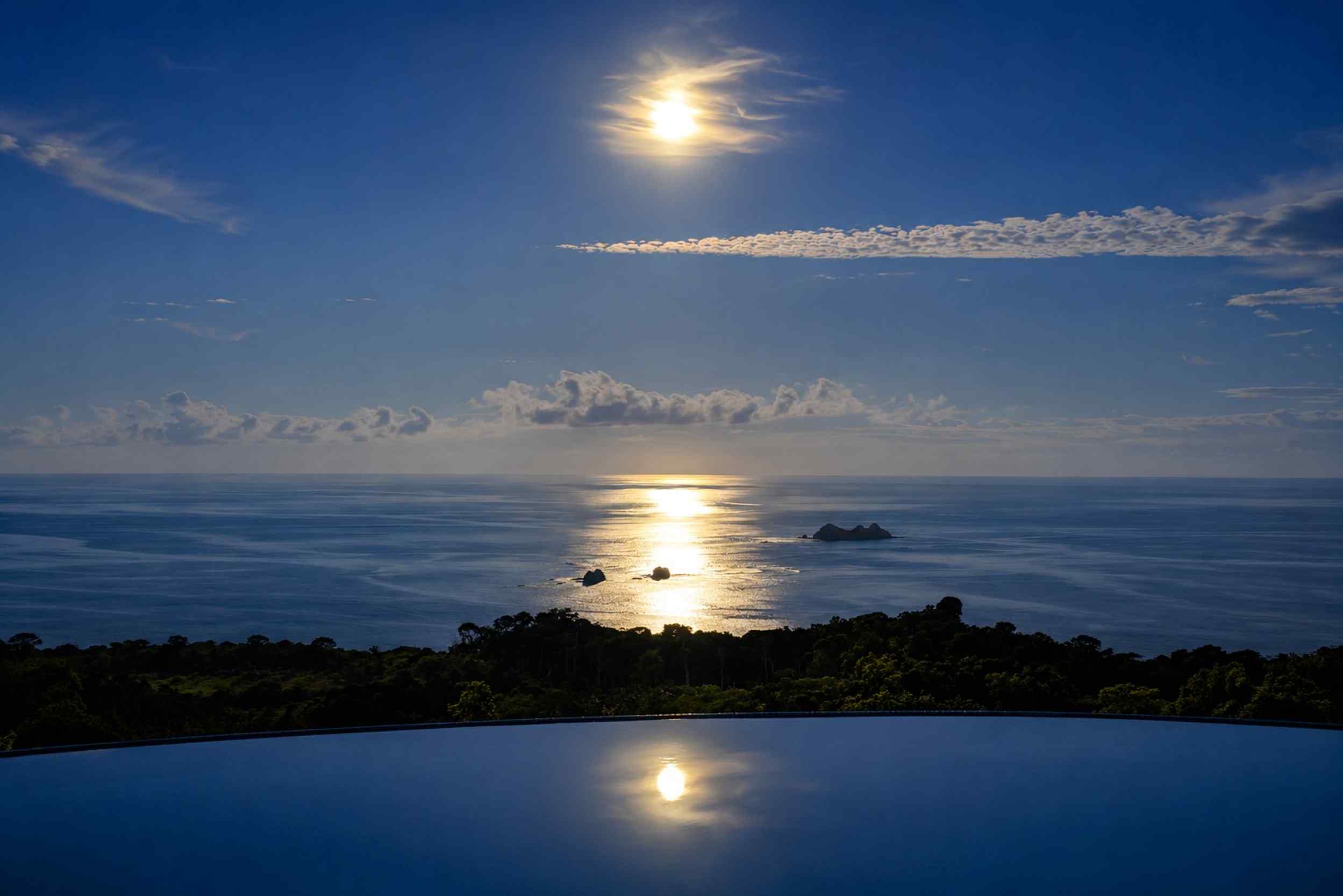 Stunning 3-Bedroom Luxury Home with Panoramic Ocean Views & Infinity Pool in Ojochal Costa Rica